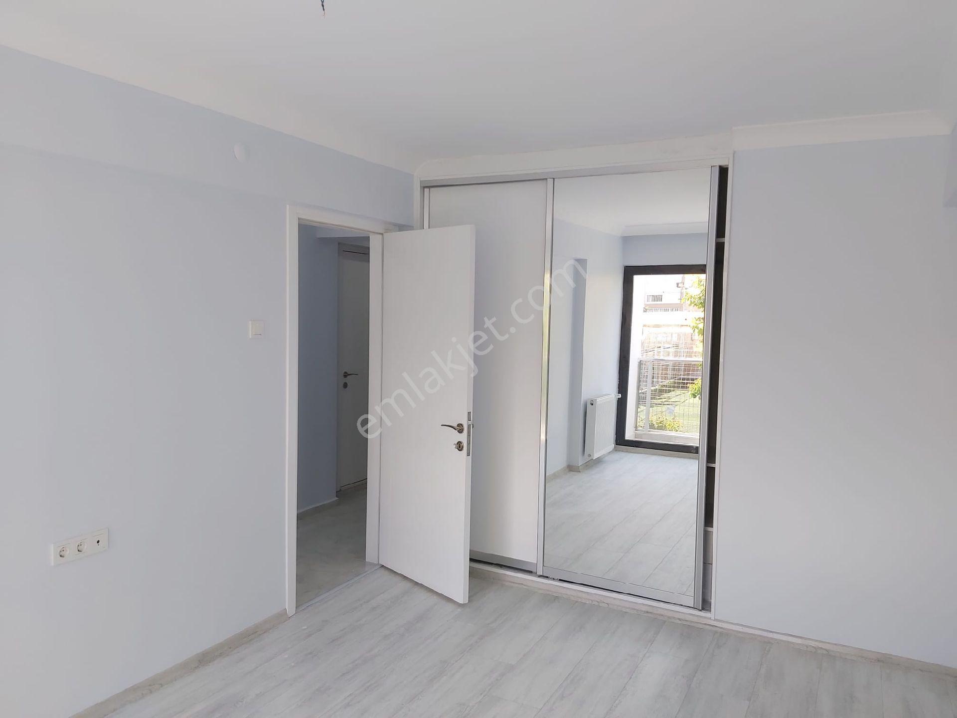 Bahçelievlerde Cadde Üzeri Asans3oda Salon Lüksyapılı Necla Emlaktan Kiralıktır - Görsel 5