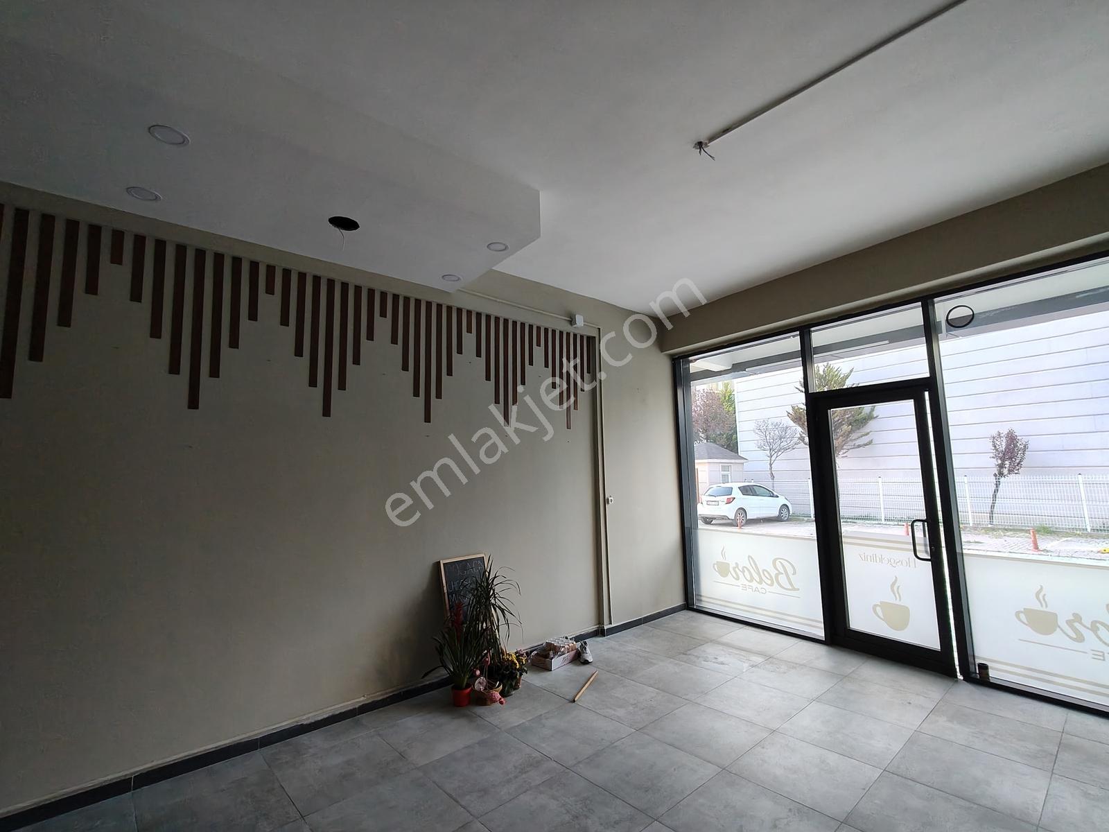 İş Merkezinde, 42m2,boyalı,içi Yapılı,wc,otopark Kiralık - Görsel 4