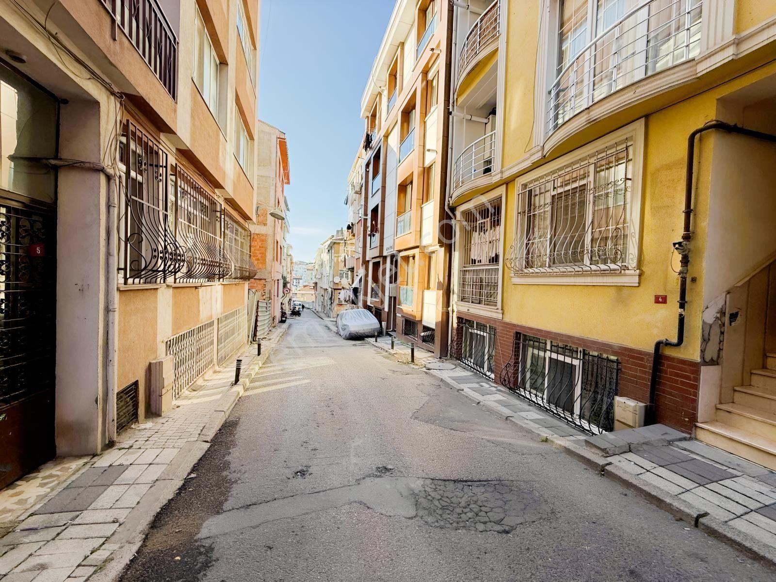Nobelden Satılık 3+1 12 Yıllık Daire Üsküdar - Görsel 2