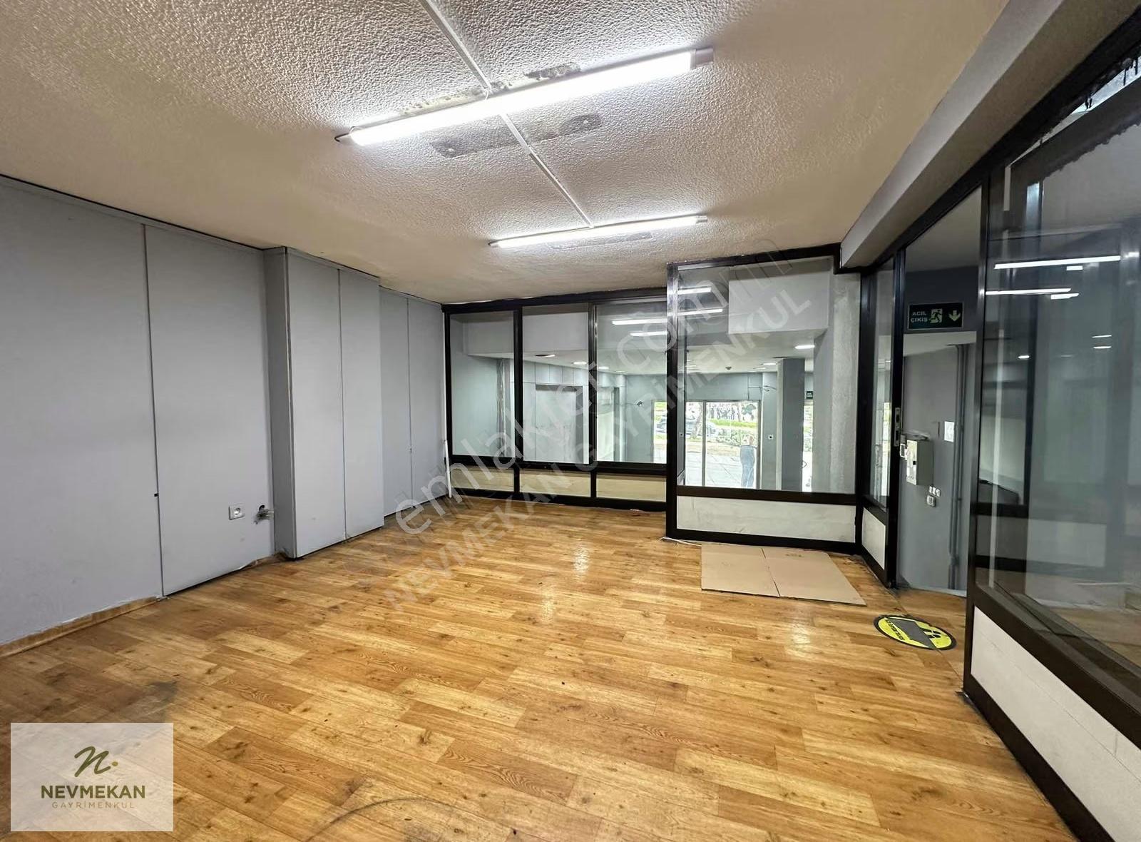 Nevmekan'dan Barbaros Blv. Cadde Vitrin Kiralık Depolu Dükkan - Görsel 16