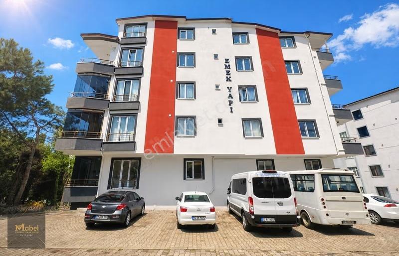 Mabelden Atatürk Mahalesinde Cam Balkon Takılı 1+1 Daire