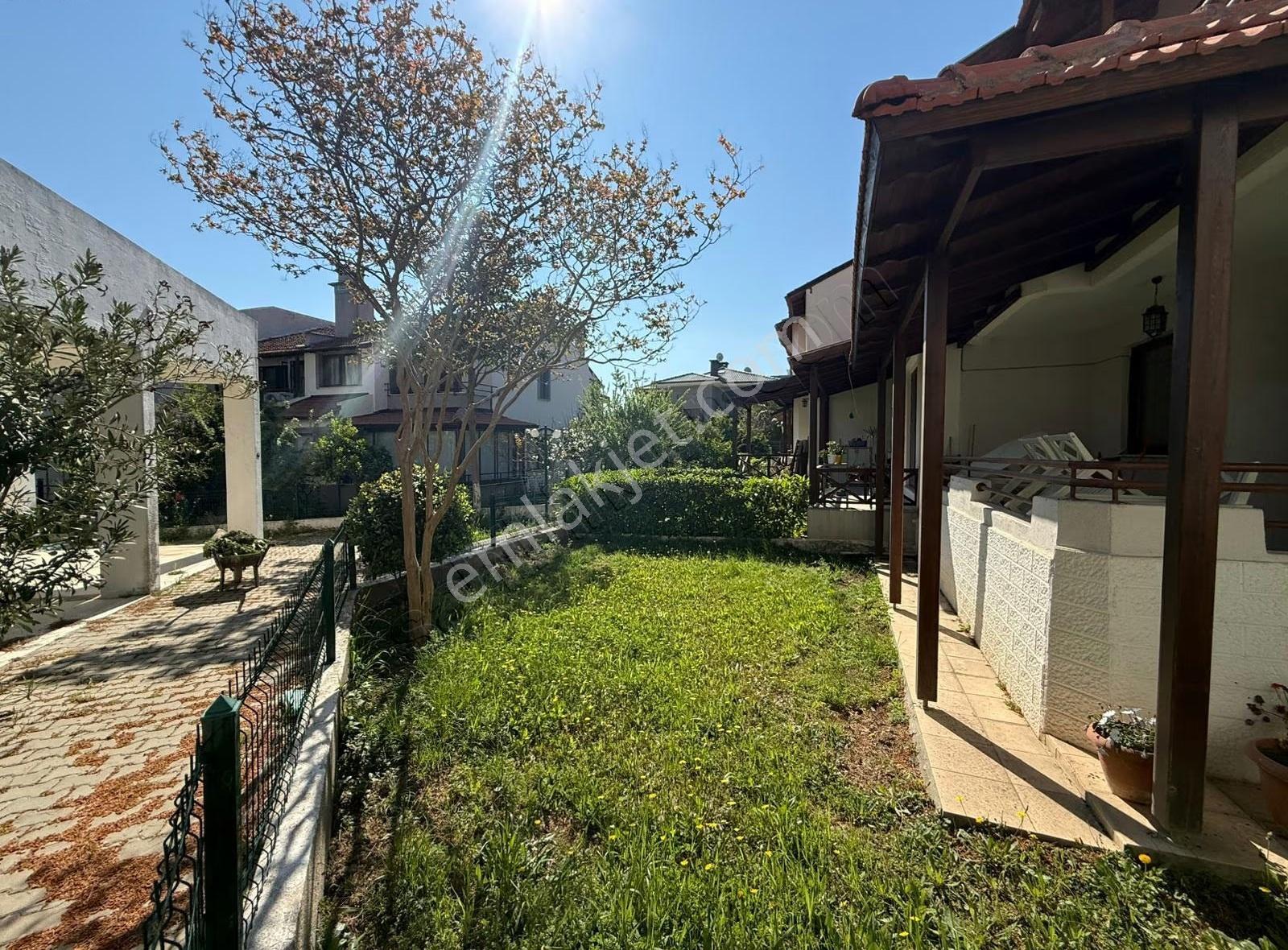 Plus Ara'dan Çeşmealtı Merkezde Site İçi 3+1 Satılık Villa - Görsel 16