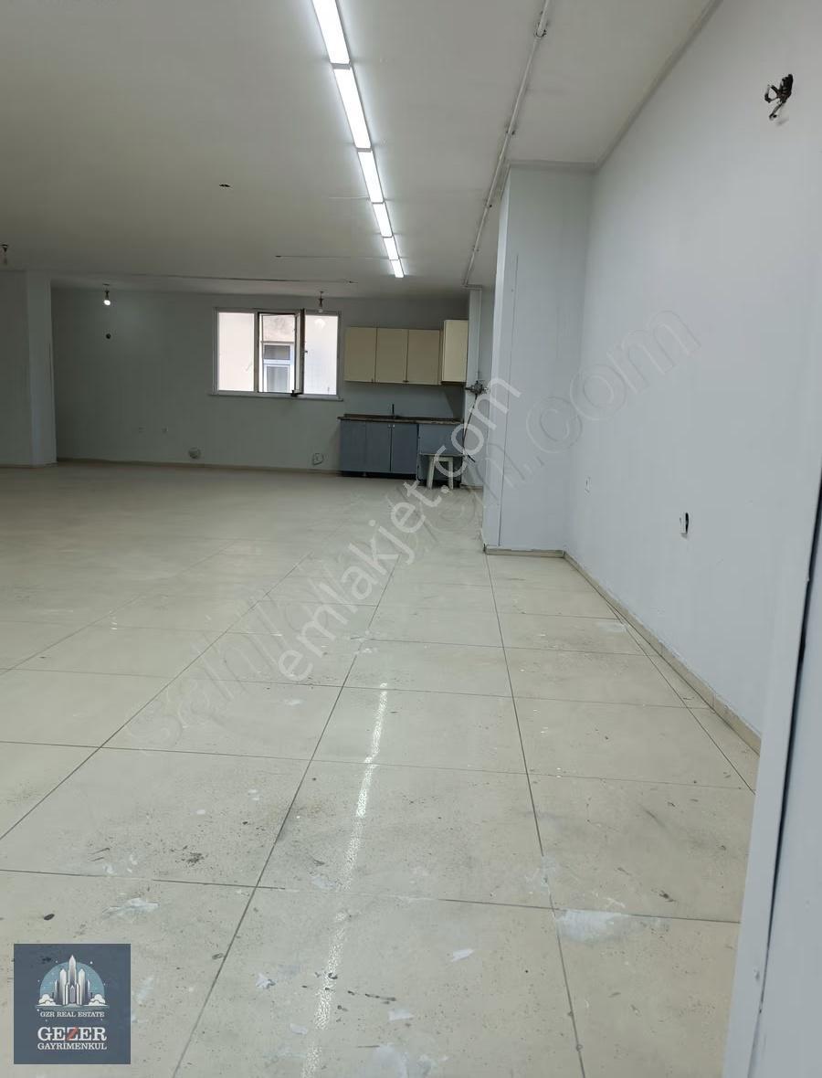 Sultangazi Ana Cadde'de 300 Mt İş Hanı Katı Kiralıktır - Görsel 17