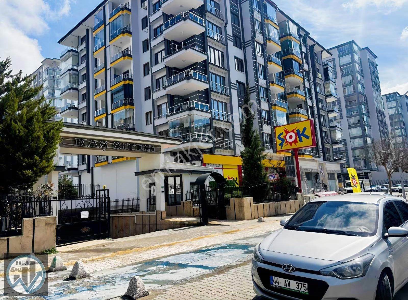 Batur Gayrimenkul'den Çilesiz'de Kiralık 5+1 Daire