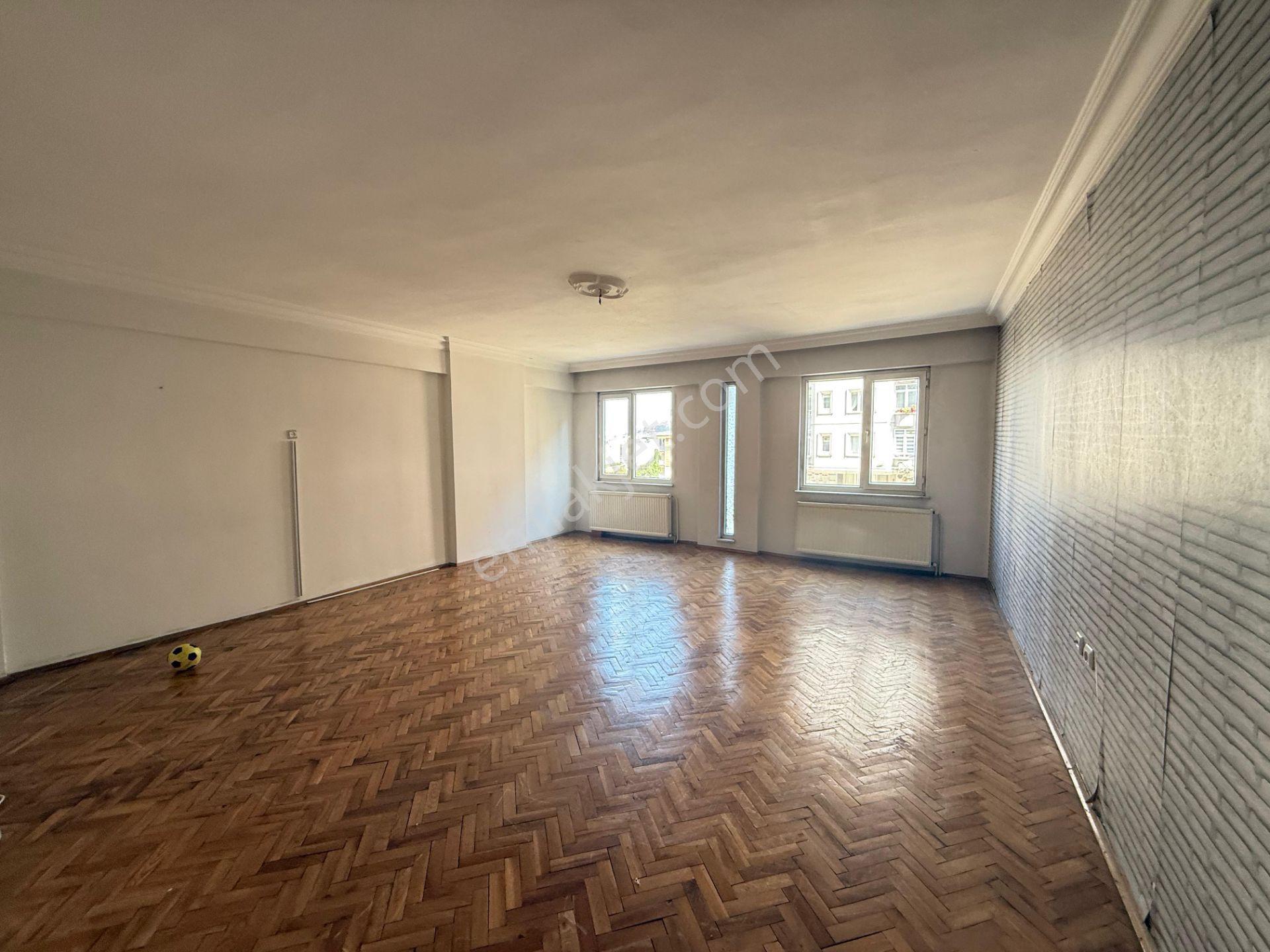 Caddeye Cephe Adalet Mahallesinde 3+1 Kiralık Daire - Görsel 4