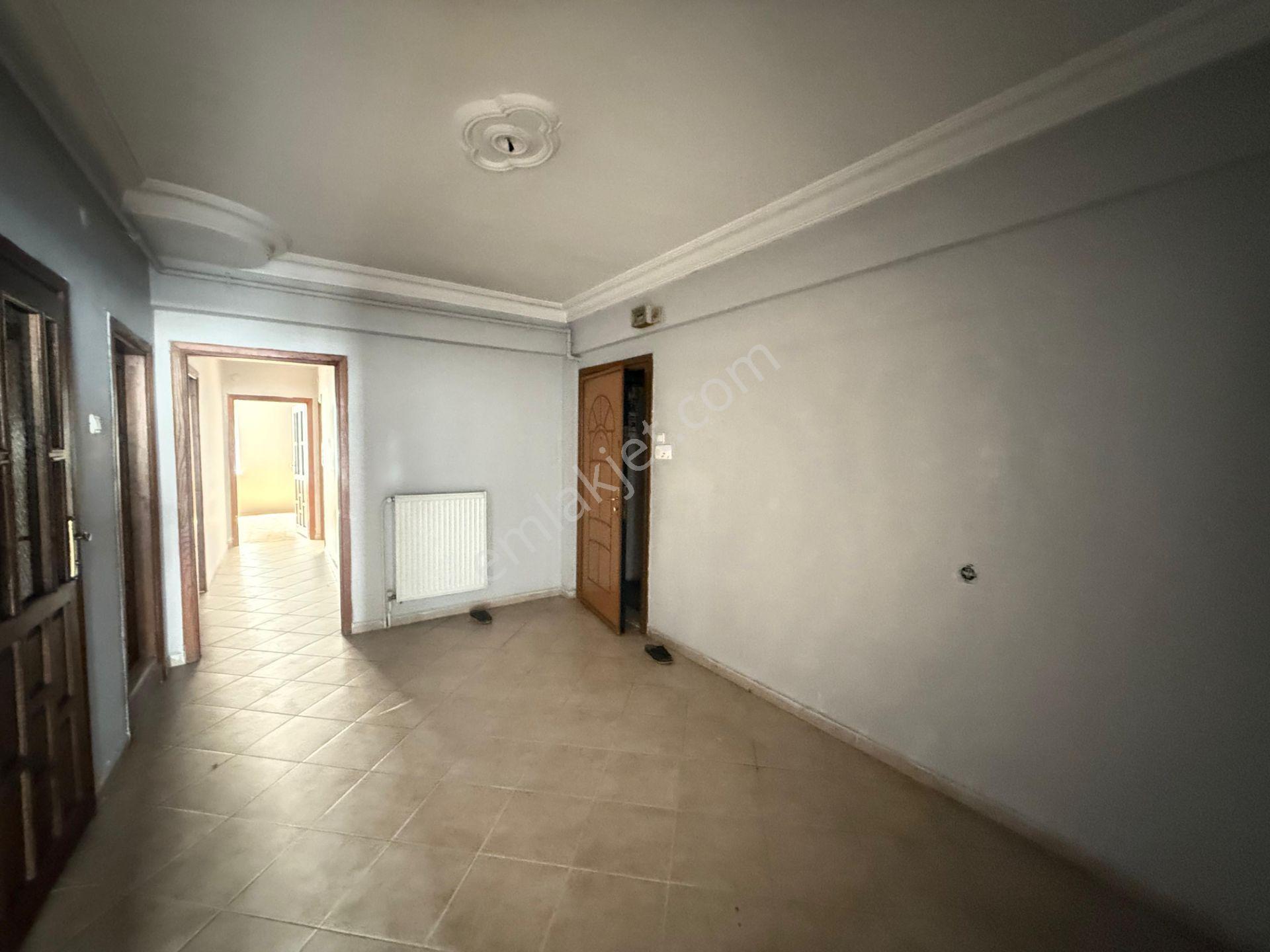 Caddeye Cephe Adalet Mahallesinde 3+1 Kiralık Daire - Görsel 8