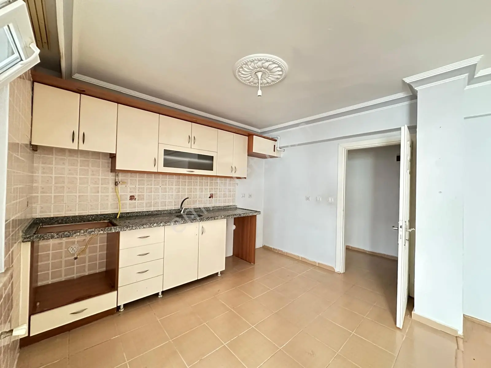 Canik Belediye Evleri 150 M2 Geniş Ferah Arakat 3+1 Daire - Görsel 2