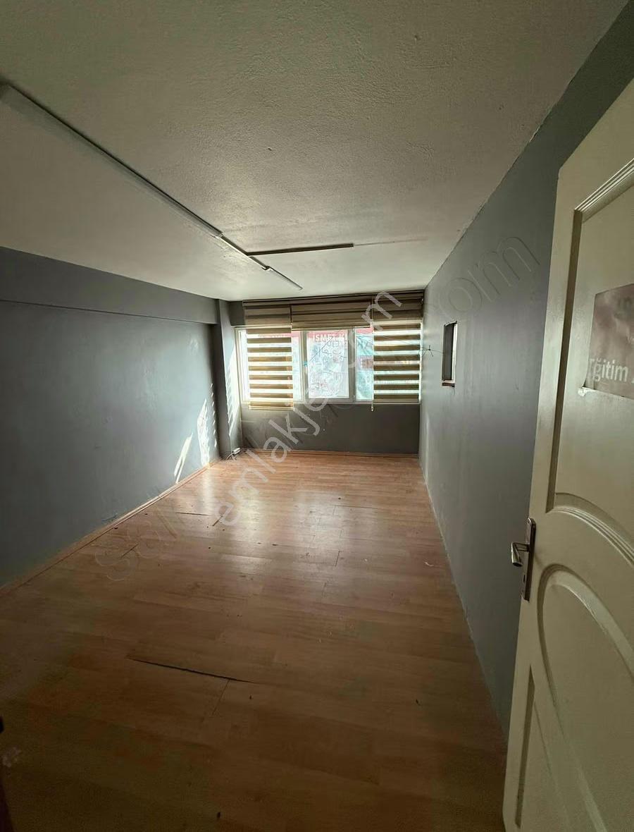 Bağlar Caddesi Üzerinde Kiralık 300m² Dükkan - Görsel 4
