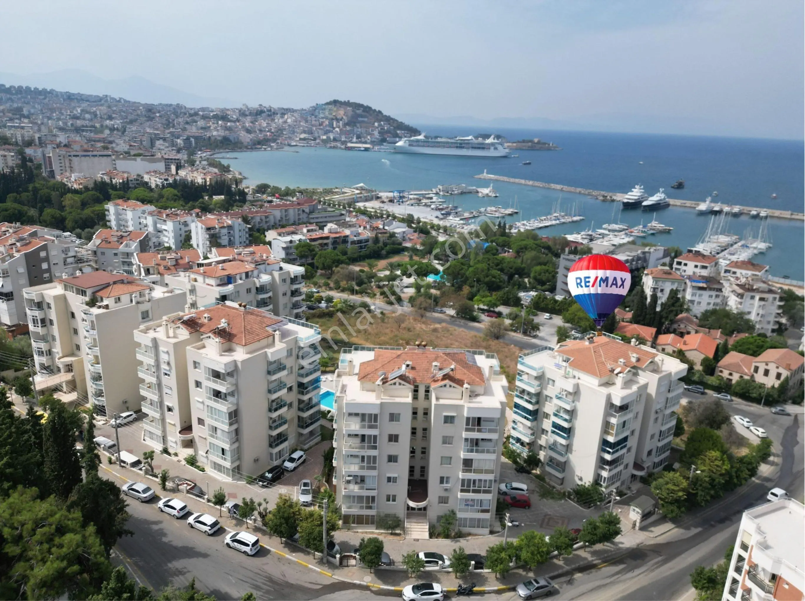 Kuşadası Marına Konakları Denız Manzaralı Kıralık 3 + 1