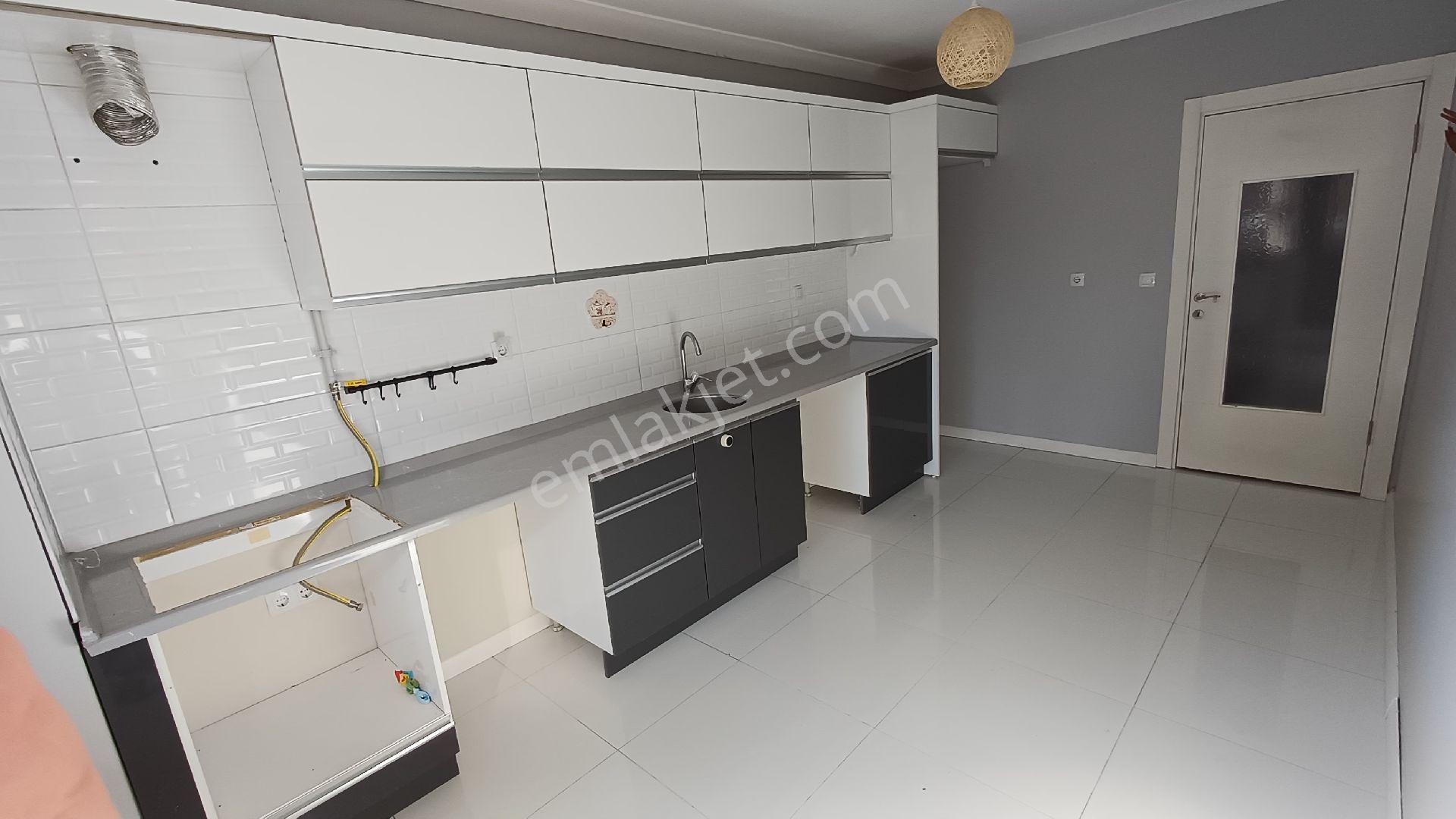 Sahibinden Dumlupınarda Satılık Çok Güzel Konumda 100m2 2+1 - Görsel 3