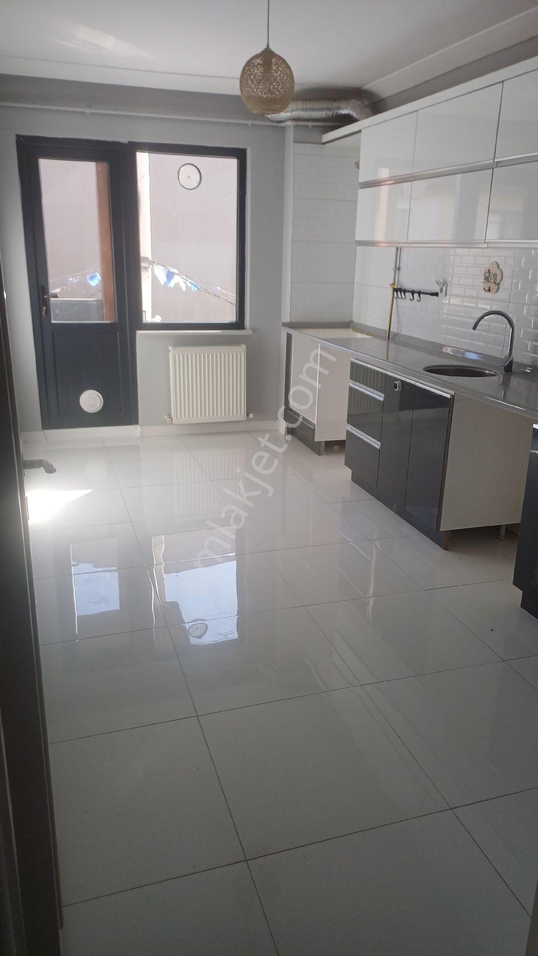 Sahibinden Dumlupınarda Satılık Çok Güzel Konumda 100m2 2+1 - Görsel 4