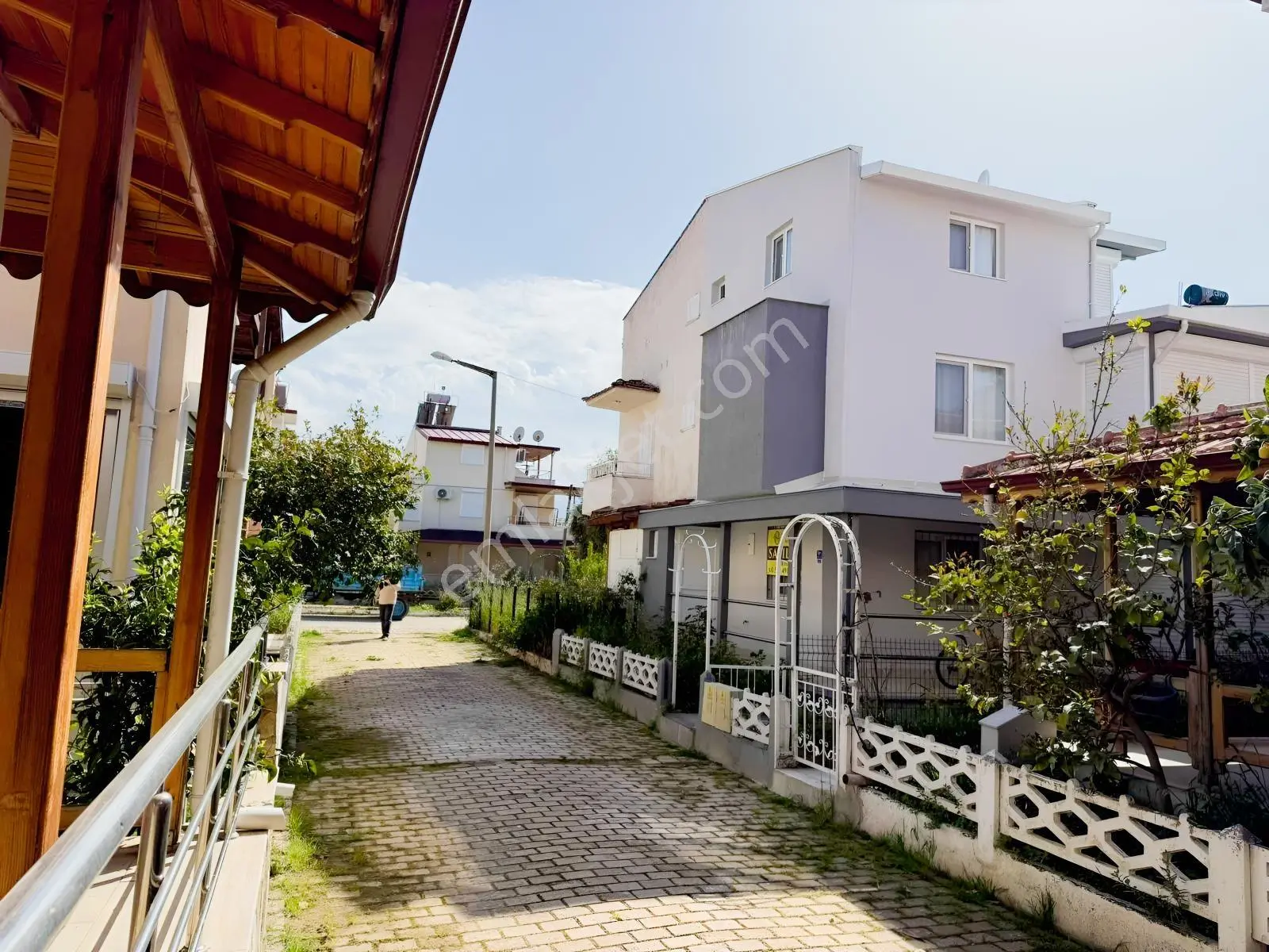 Kuşadası Davutlar Denize 600 Metre Satılık Eşyalı 4+1 Villa - Görsel 3