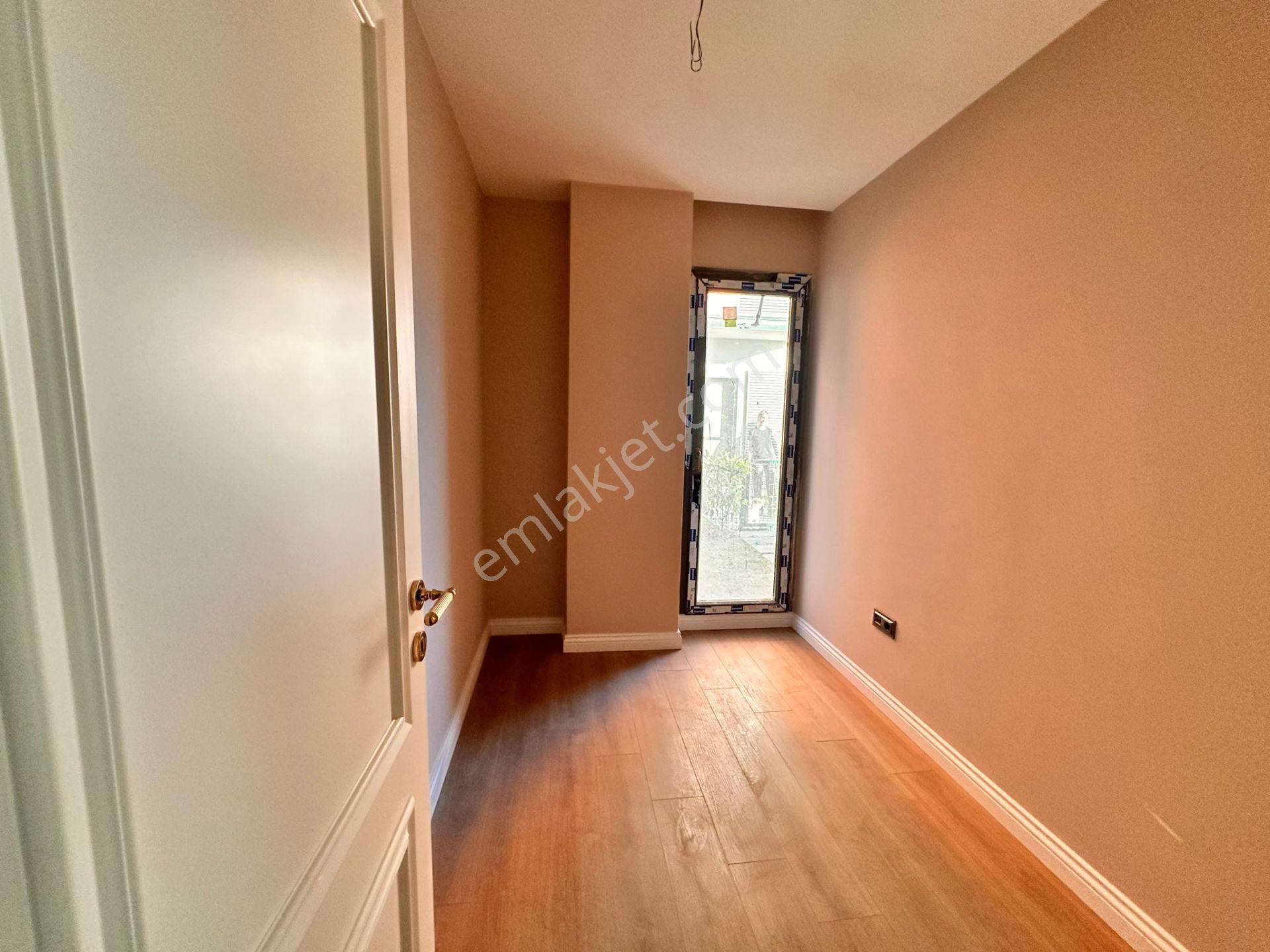 Liv Bahçeşehir'de 5+1 Kiralık Flat Villa - Görsel 18
