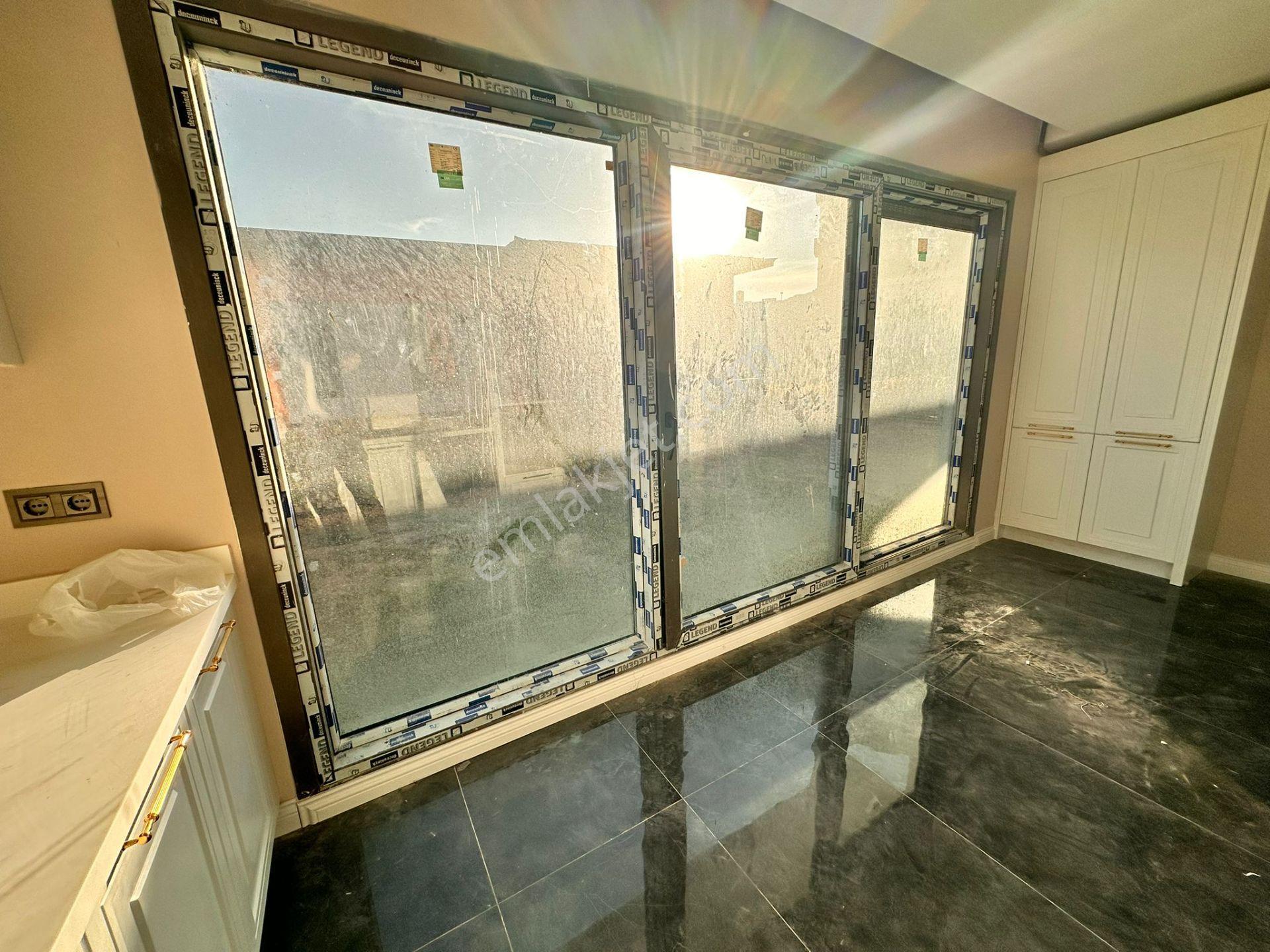 Liv Bahçeşehir'de 5+1 Kiralık Flat Villa - Görsel 15