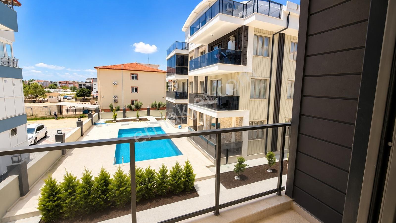 Kadriyede Havuzlu Sitede Satılık 2+1 Sıfır Ara Kat Daire - Görsel 9