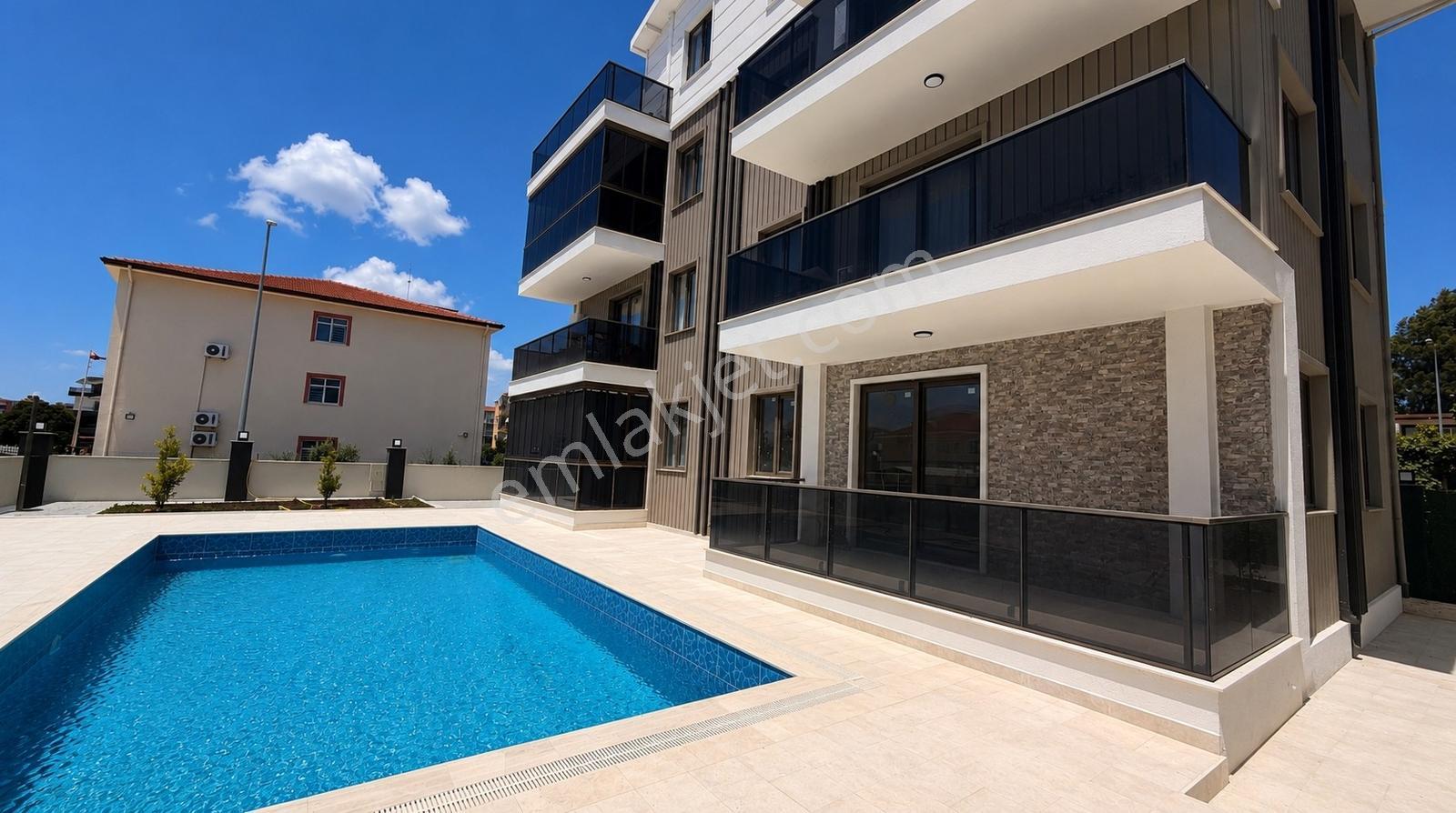 Kadriyede Havuzlu Sitede Satılık 2+1 Sıfır Ara Kat Daire - Görsel 17