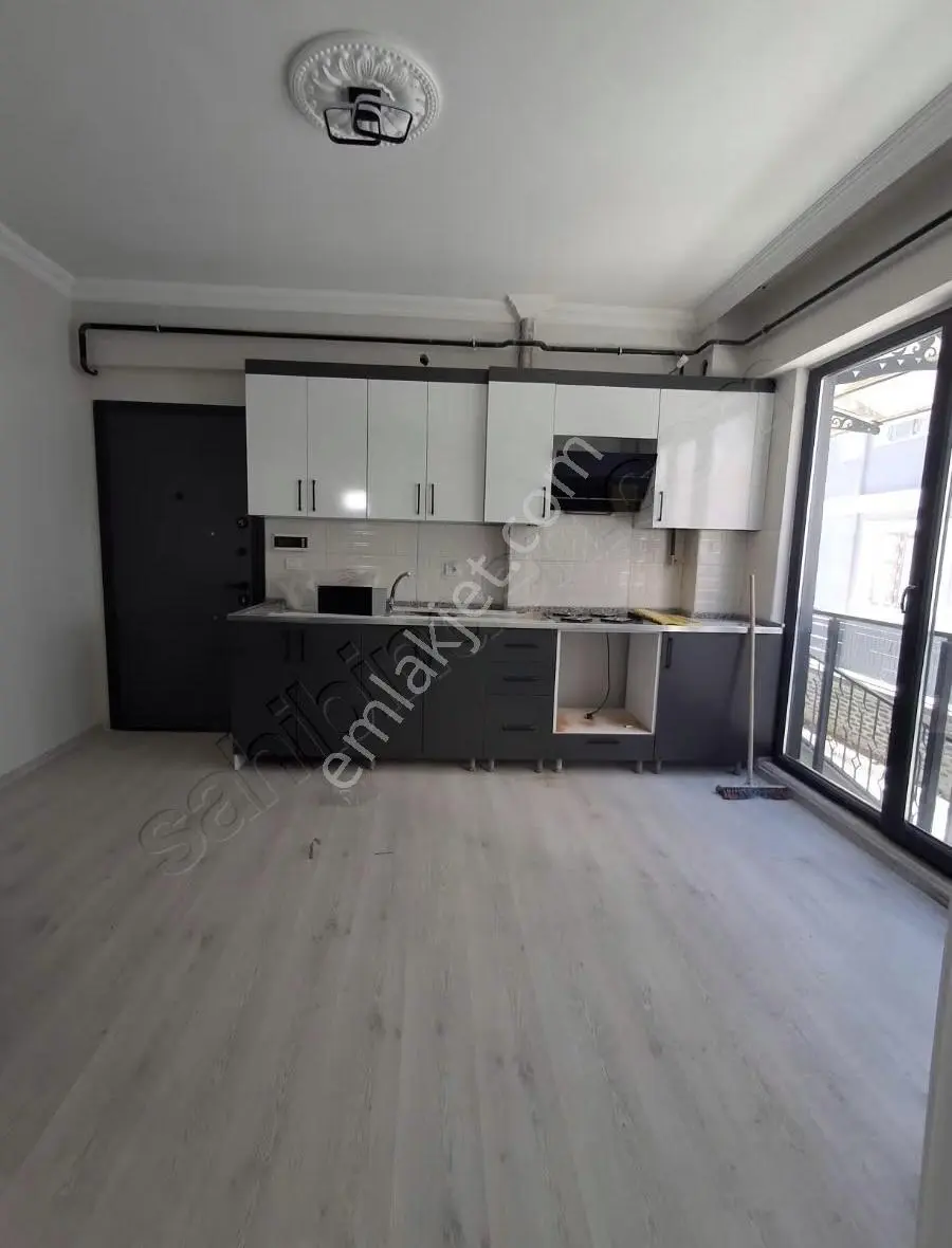 İkizler Gayrimenkul'den Satılık 1+1 Sıfır Daire Belediye Civarı.