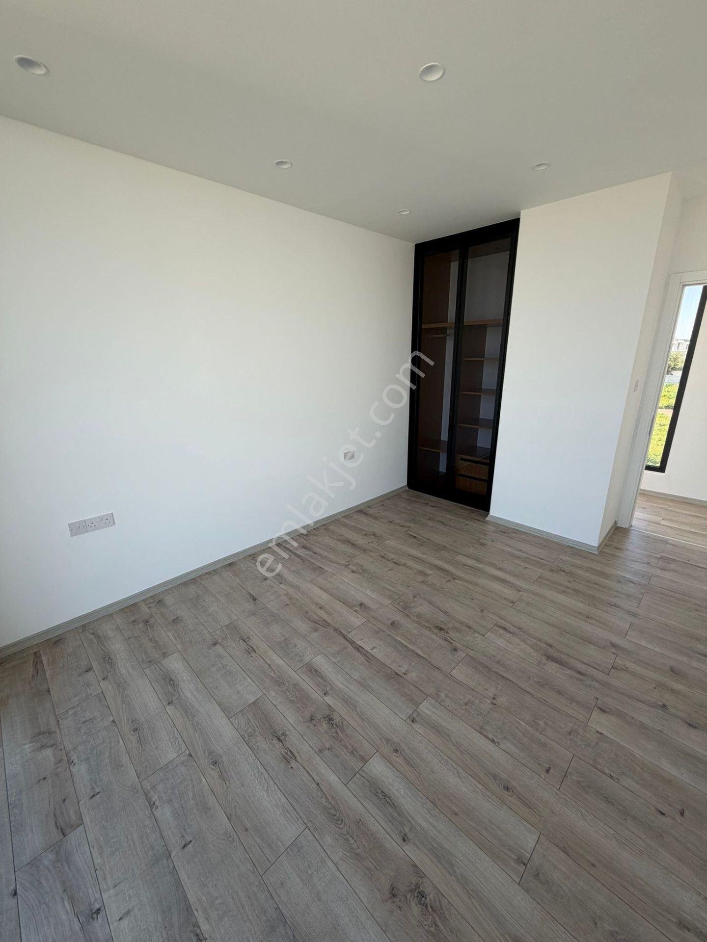 Gazimağusa Yeniboğaziçi Bölgesinde Özel Havuzlu Lüks 3+1 Villa - Görsel 19