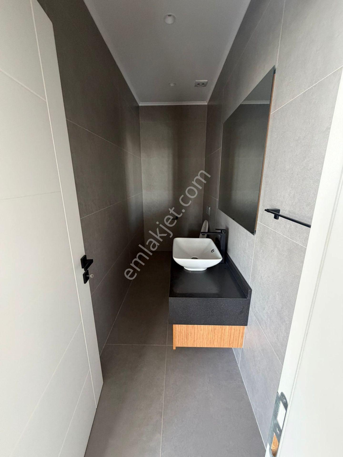 Gazimağusa Yeniboğaziçi Bölgesinde Özel Havuzlu Lüks 3+1 Villa - Görsel 8