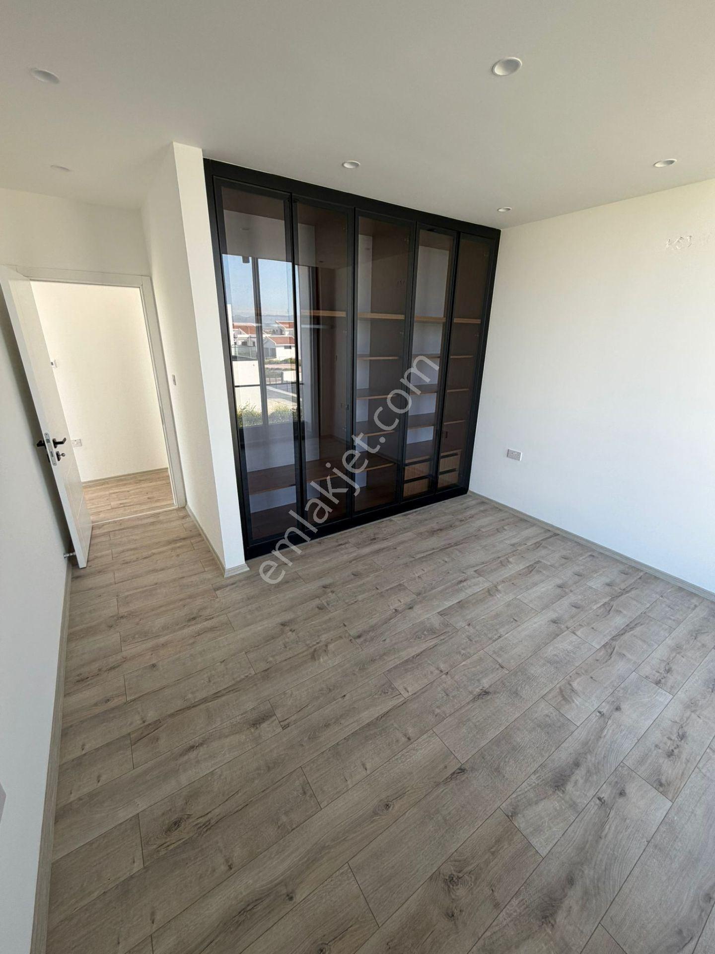 Gazimağusa Yeniboğaziçi Bölgesinde Özel Havuzlu Lüks 3+1 Villa - Görsel 17