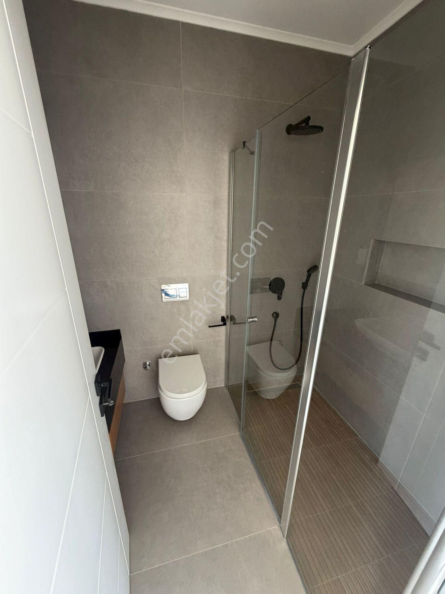 Gazimağusa Yeniboğaziçi Bölgesinde Özel Havuzlu Lüks 3+1 Villa - Görsel 14