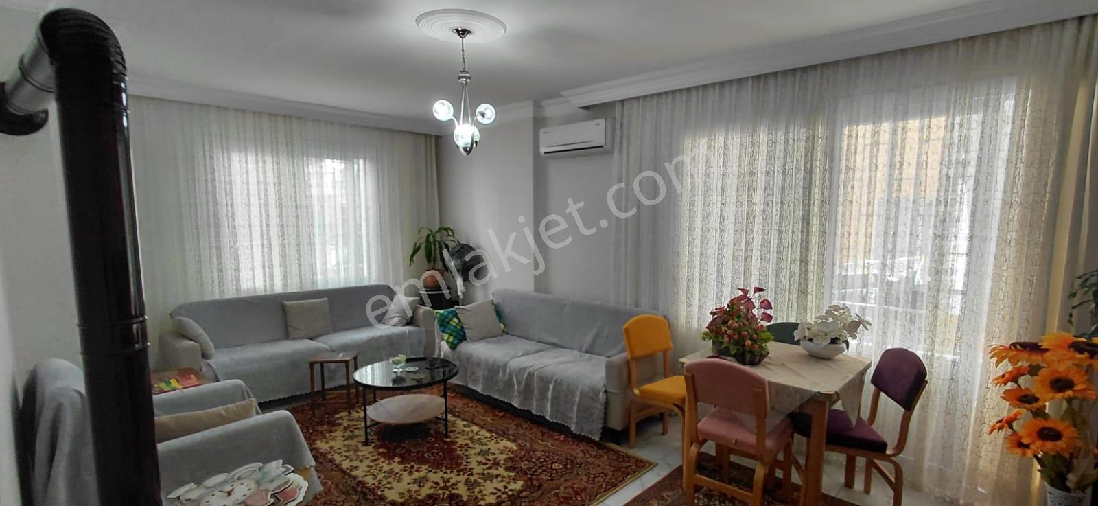 Aydınlıkevler'de Merkezi Konumda Geniş 2+1 Satılık Daire - Görsel 11