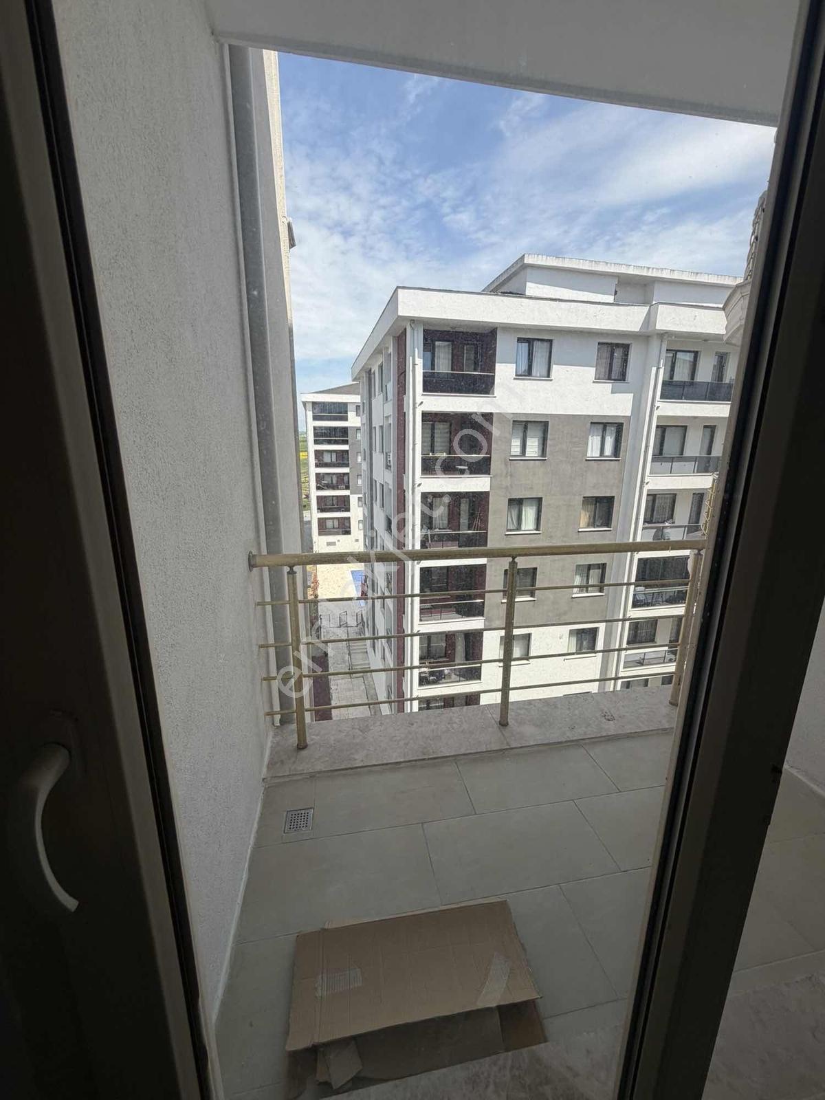 Yorulmaz Sarayları Sitesinde Büyük Salonlu 2+1 Daire - Görsel 14