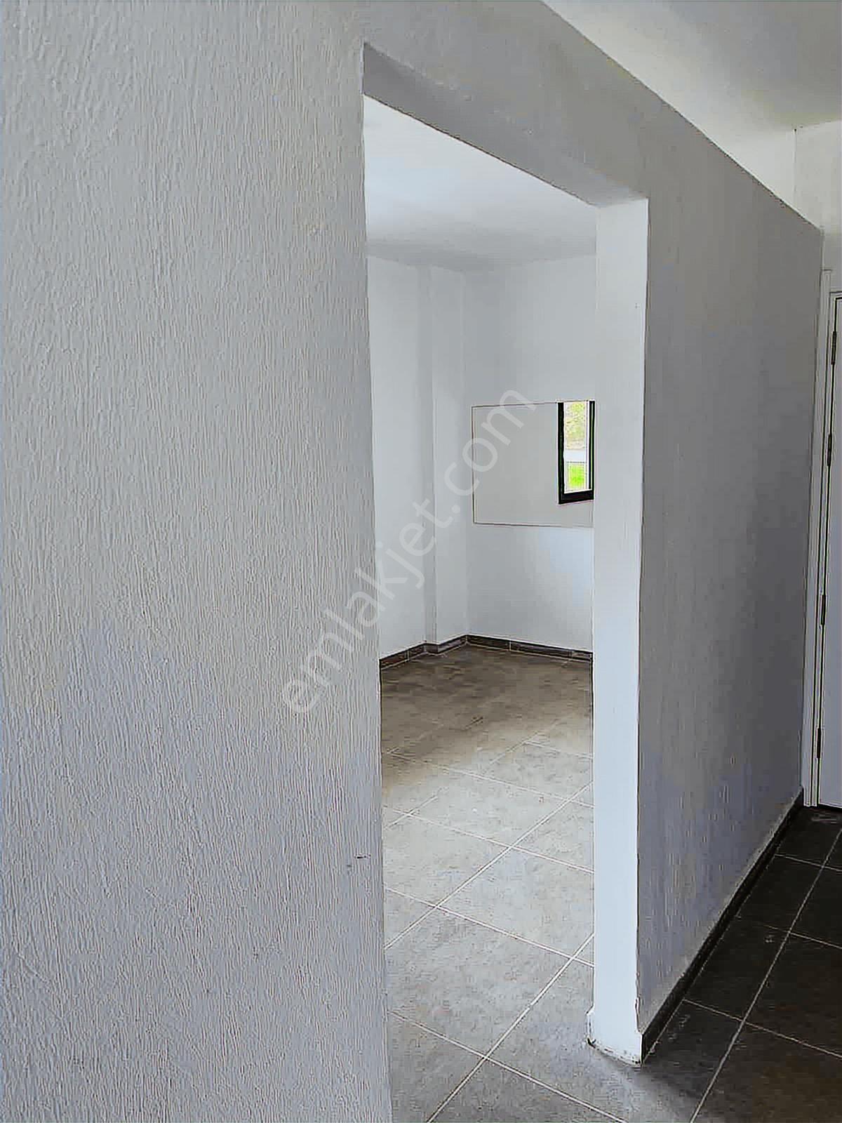Mordoğan Emlaktan Caddeye Sıfır 75 M2 Kiralık Dükkan - Görsel 2