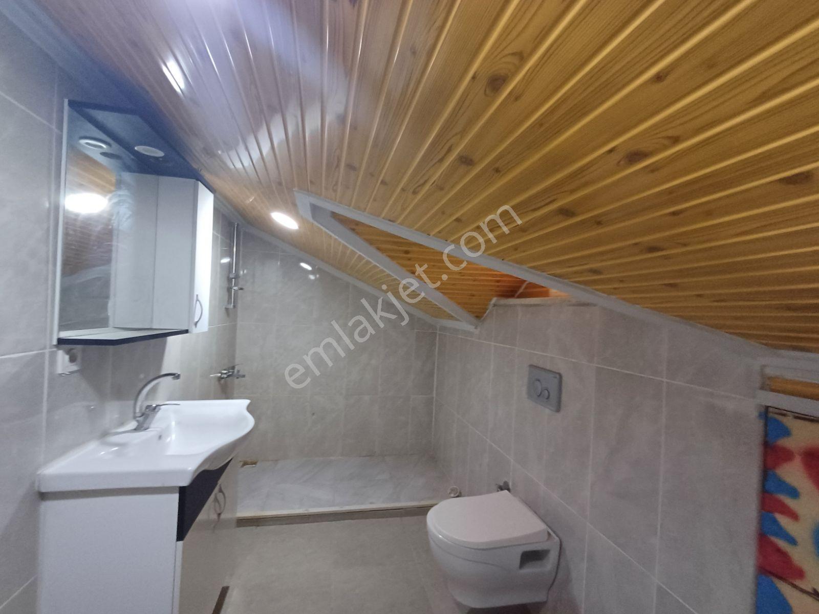 Pazaryeri Mah. Çatı Kat 3+1 Eşyasız Kiralık Daire - Görsel 12