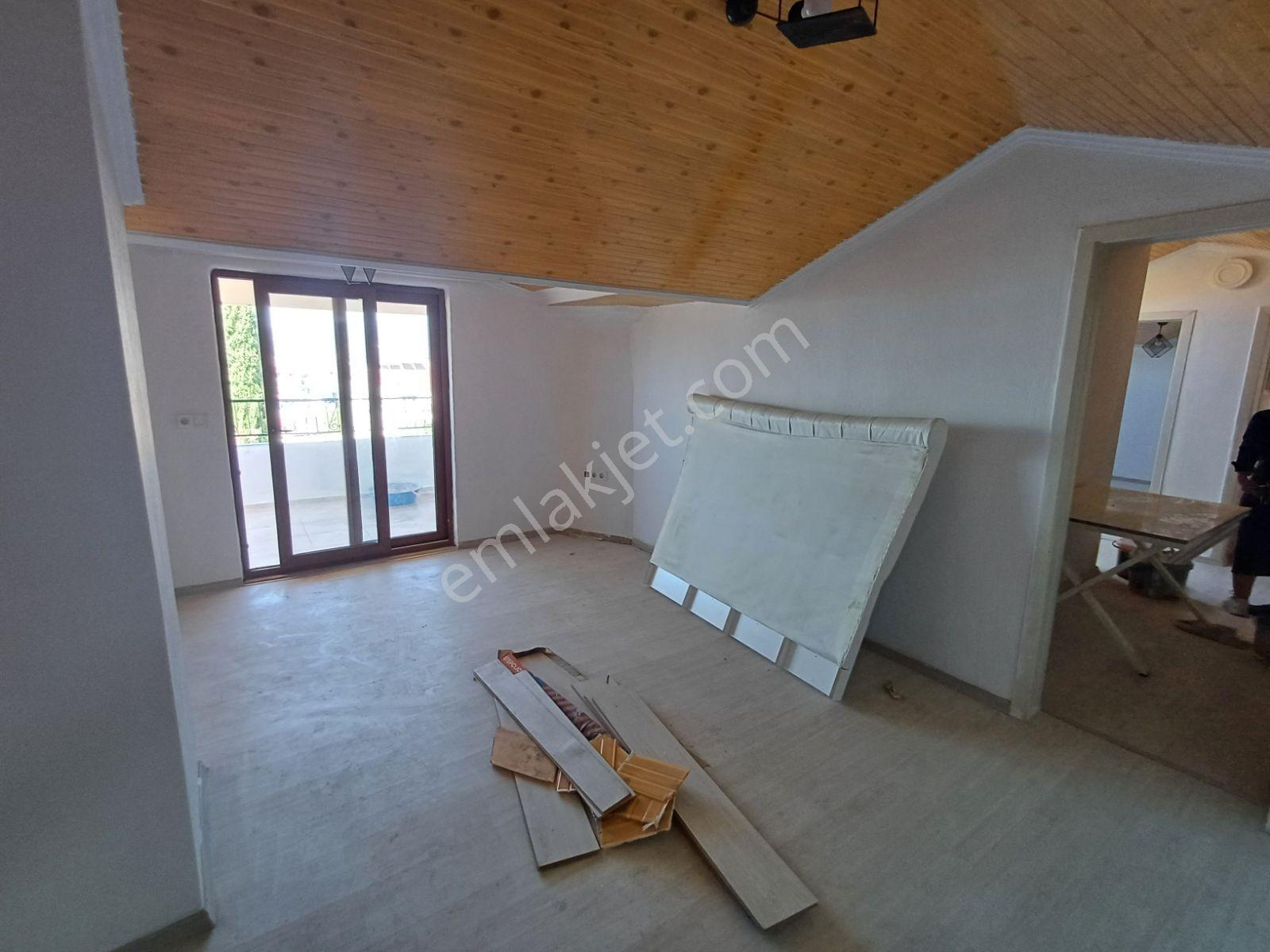 Pazaryeri Mah. Çatı Kat 3+1 Eşyasız Kiralık Daire - Görsel 18