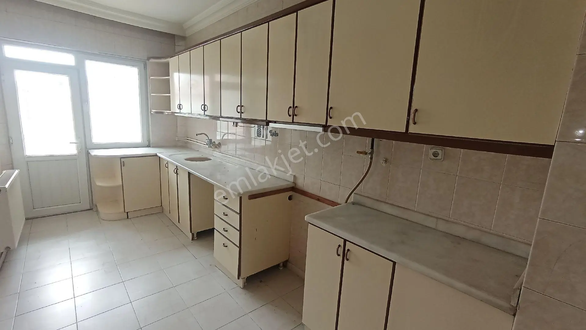 Kolejtepe Mahlesinde 3+1 Bakımlı Temiz Geniş 3+1 Isı Yalıtımlı
