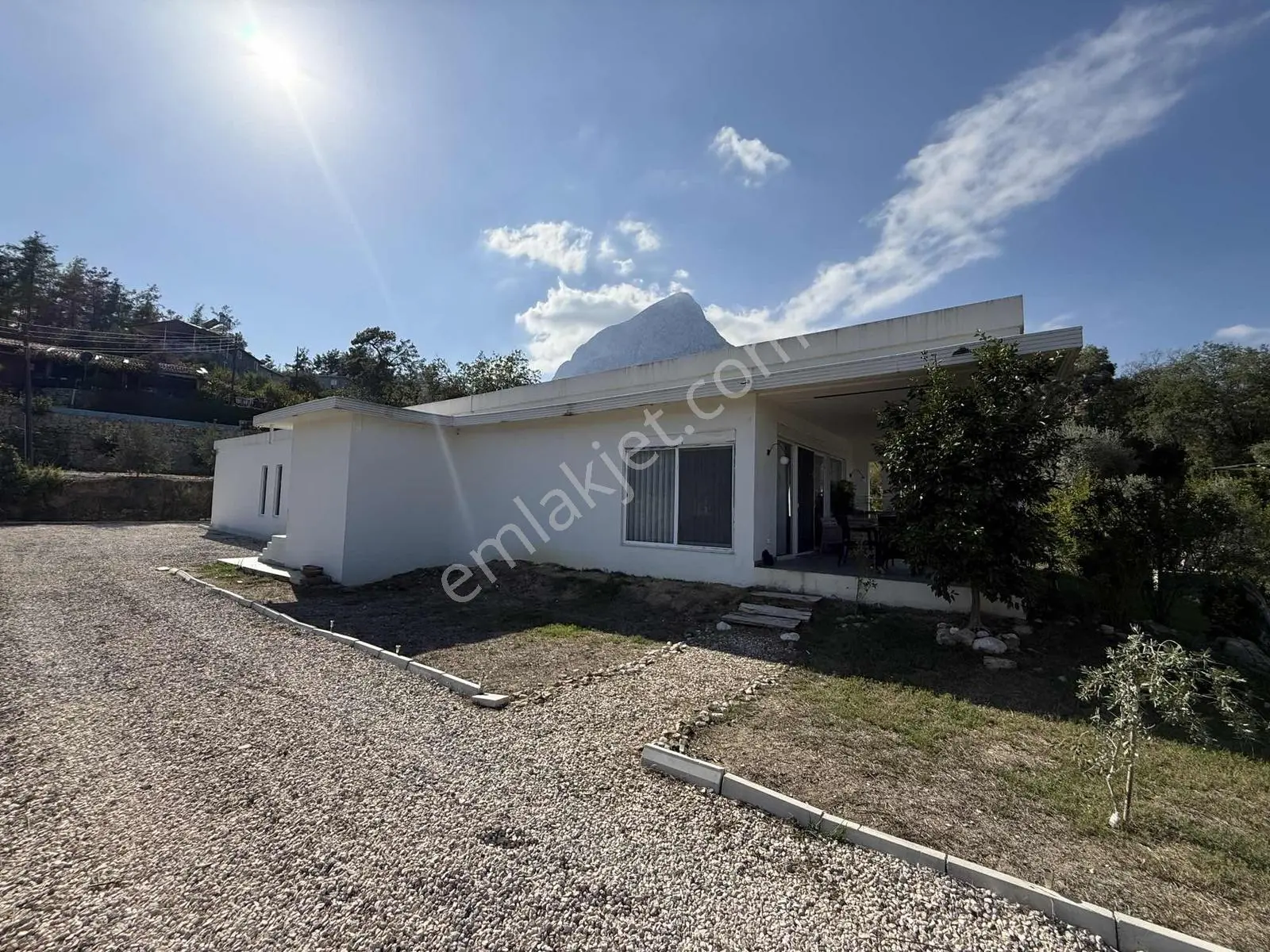 Konyaaltı'nda Doğayla İç İçe Kiralık Villa - Görsel 2