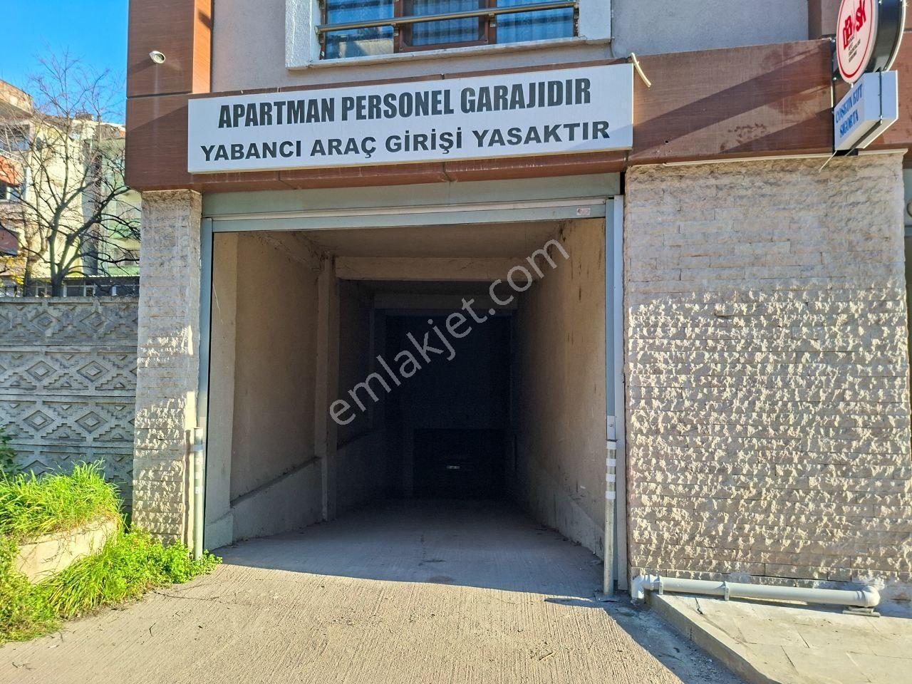 Hak Emlaktan Cedidiyede Şehir Merkezinde Satılık 2+1 Geniş Daire - Görsel 23