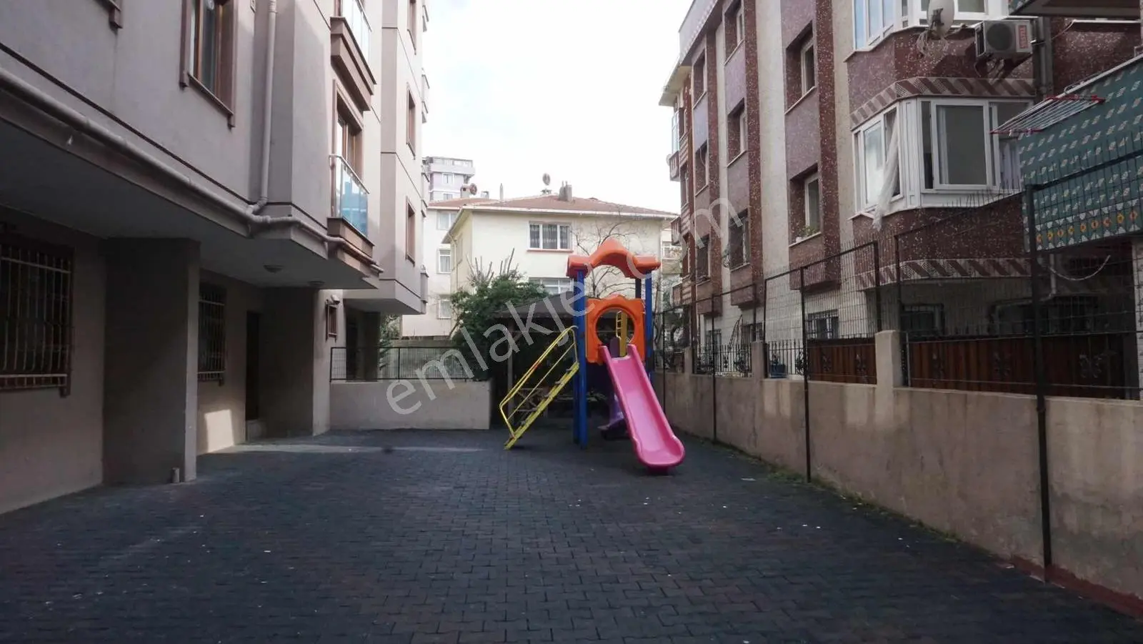 Ümraniye Namık Kemal Mahallesi Boş Satılık 2+1 Daire - Görsel 5