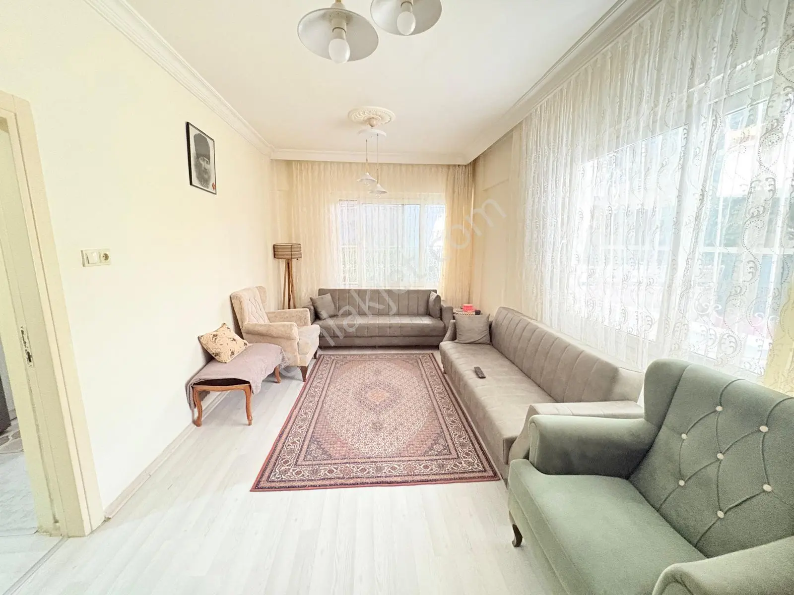 Prestij'den Cumhuriyet'te Sosyete Civarı Full Yapılı 2+1 Daire