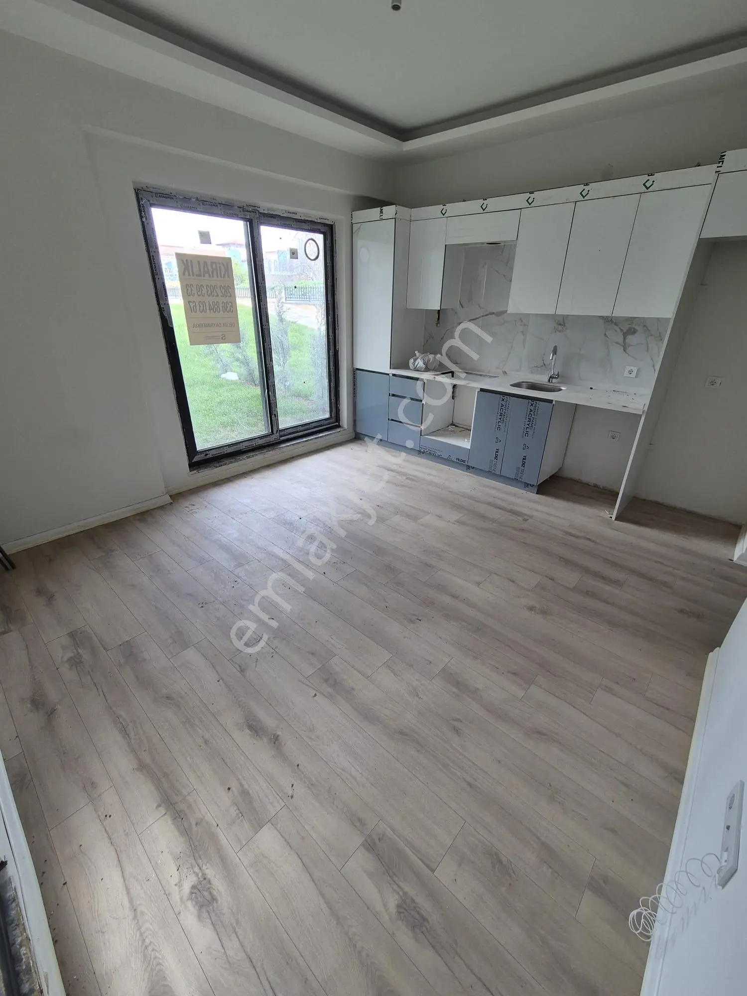 Delux'den Palm Suıt'te Havuz Manzaralı Eşyalı Bahçekatı Daire - Görsel 3