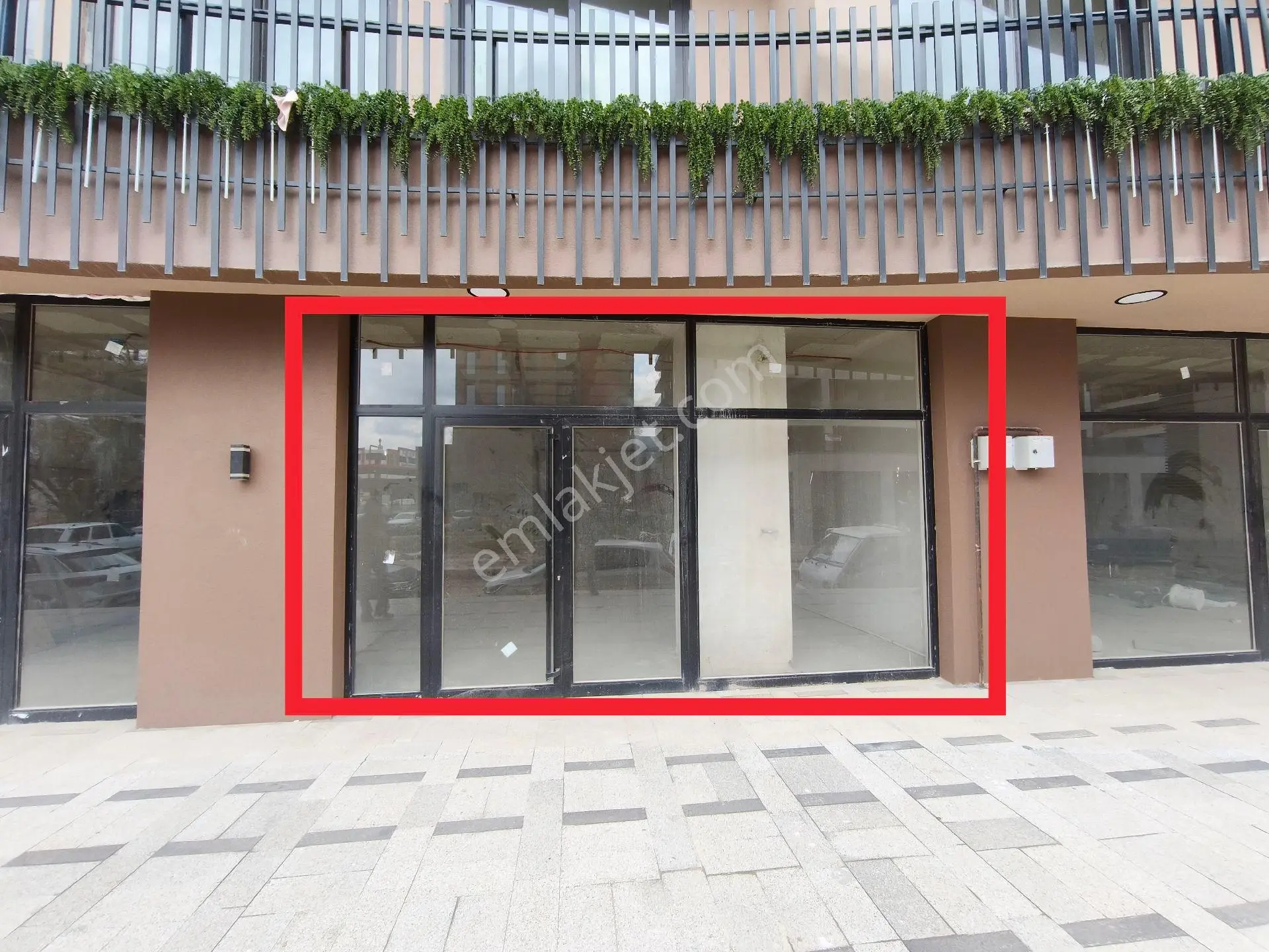 Odunluk Alpiş Lenera'da Kiralık Dükkan Firsatı - Görsel 4