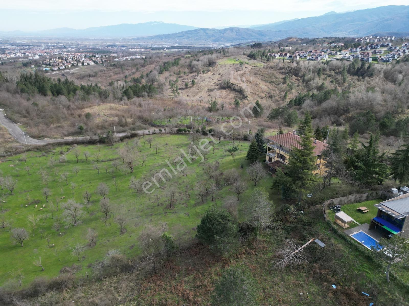 Satılık 4.331 M2 İmarlı Arsa'da Göl Manzaralı 3 Katlı Ev - Görsel 33