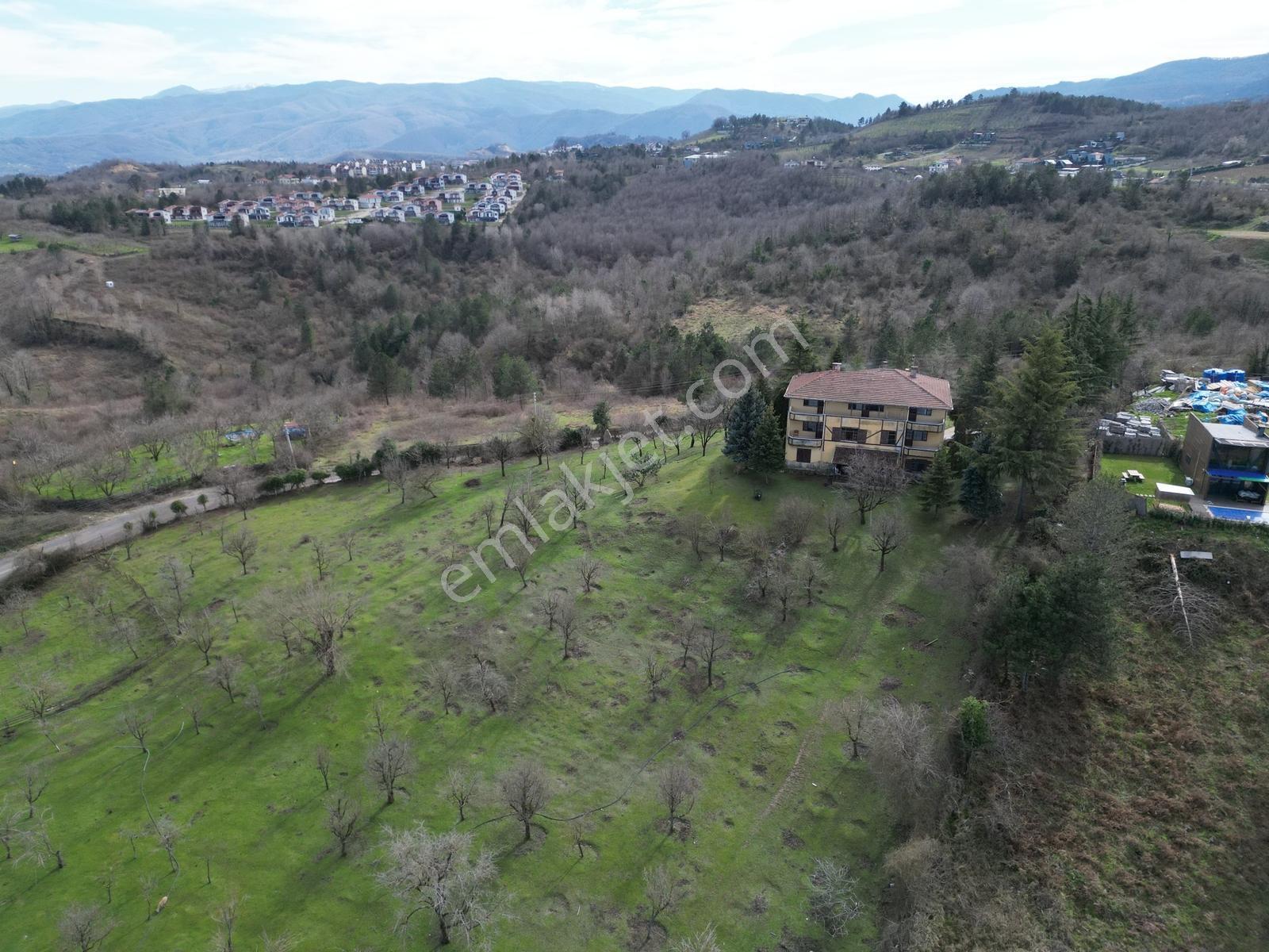 Satılık 4.331 M2 İmarlı Arsa'da Göl Manzaralı 3 Katlı Ev - Görsel 17