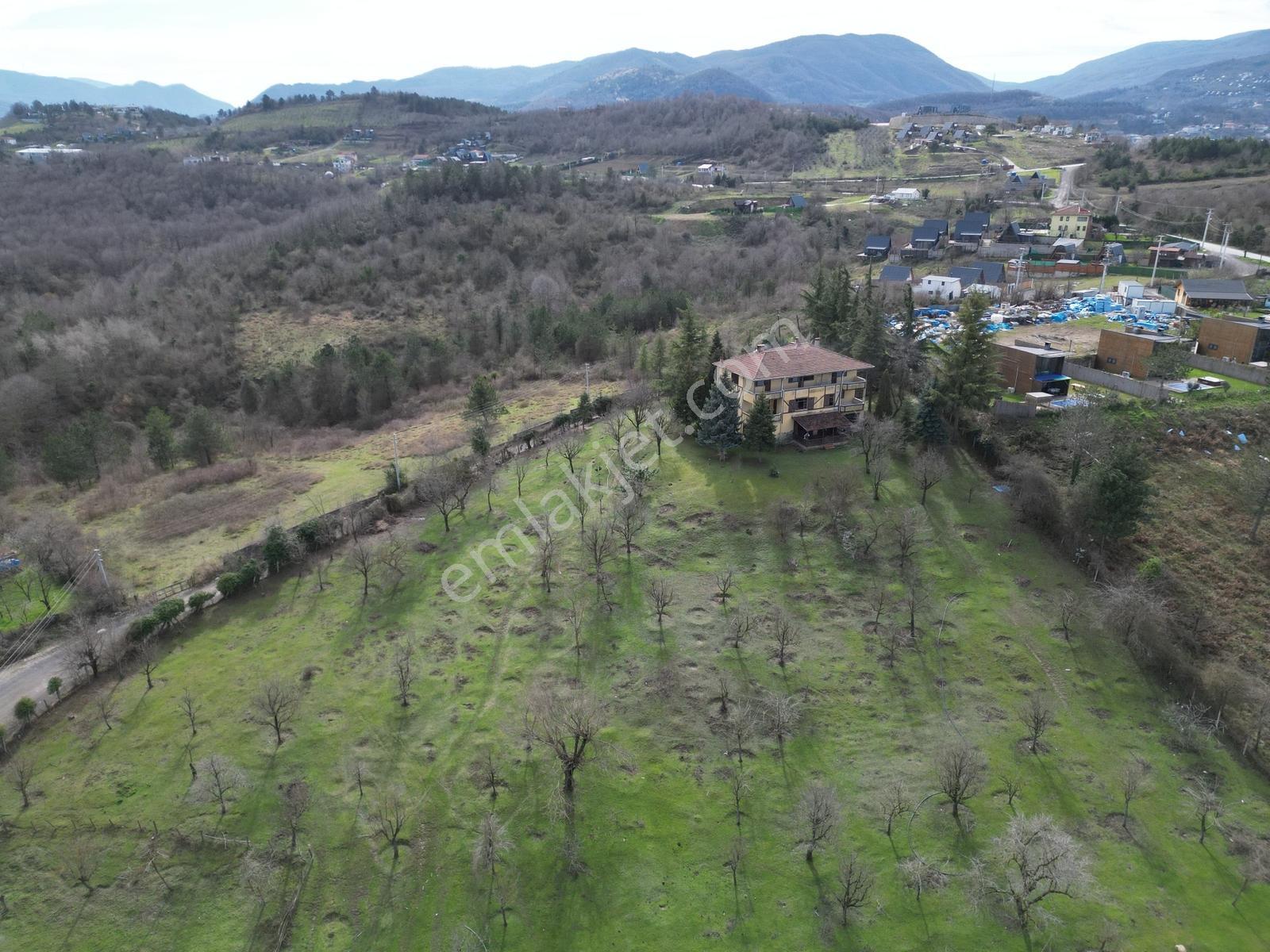 Satılık 4.331 M2 İmarlı Arsa'da Göl Manzaralı 3 Katlı Ev - Görsel 8