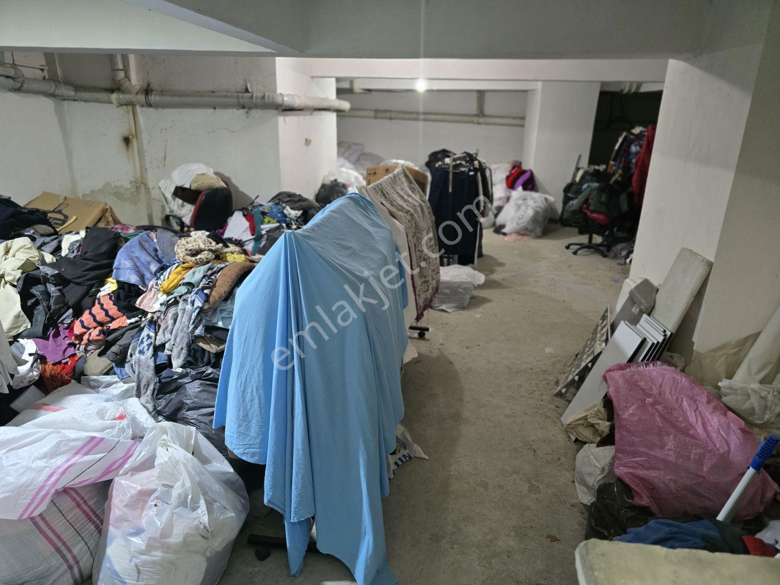Avcılar Merkez Mahallesinde Devren Satılık 2. El Giyim Dükkanı - Görsel 11