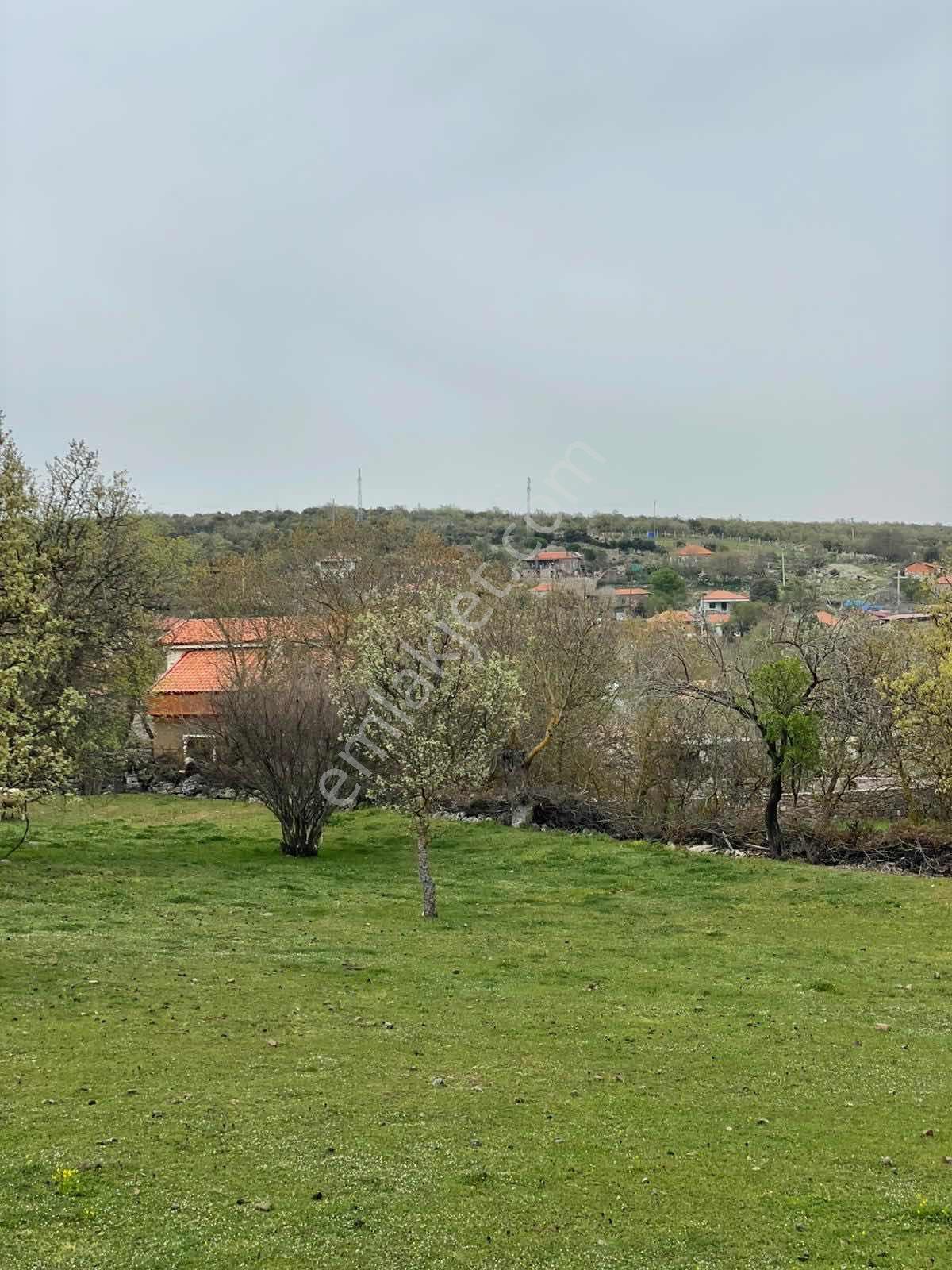 İsmailli'de Huzurlu Bir Yaşam Kurulabilecek 828m2 Geniş Arsa