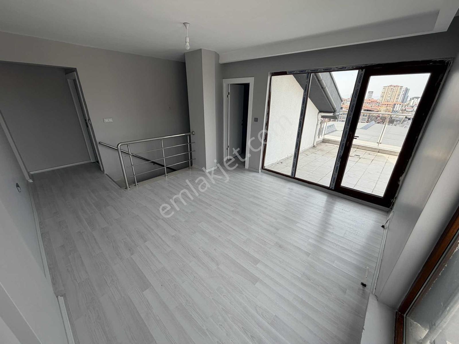 Çankaya Sokullu Pazar Karşı 70m2 1+1 Teraslı Manzararalı Satılık - Görsel 4
