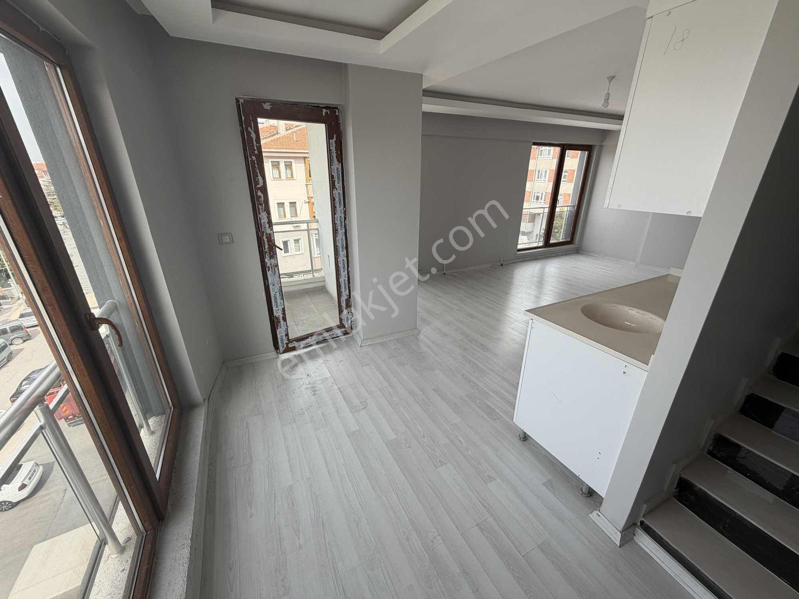Çankaya Sokullu Pazar Karşı 70m2 1+1 Teraslı Manzararalı Satılık - Görsel 9