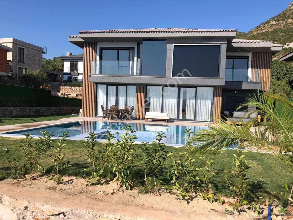 Marmaris Söğüt'te Deniz Manzaralı Havuzlu Lüks 5+1 Triplex Villa - Görsel 28