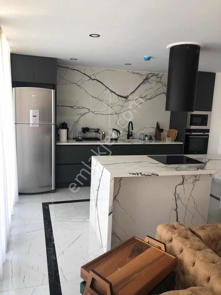 Marmaris Söğüt'te Deniz Manzaralı Havuzlu Lüks 5+1 Triplex Villa - Görsel 35