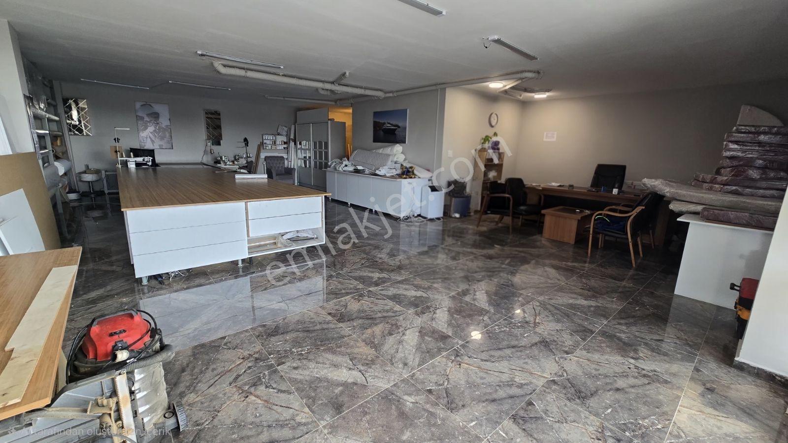 Remax Hedeften Beylikdüzü Marmara Konaklarında 130 M2 Dükkan - Görsel 8