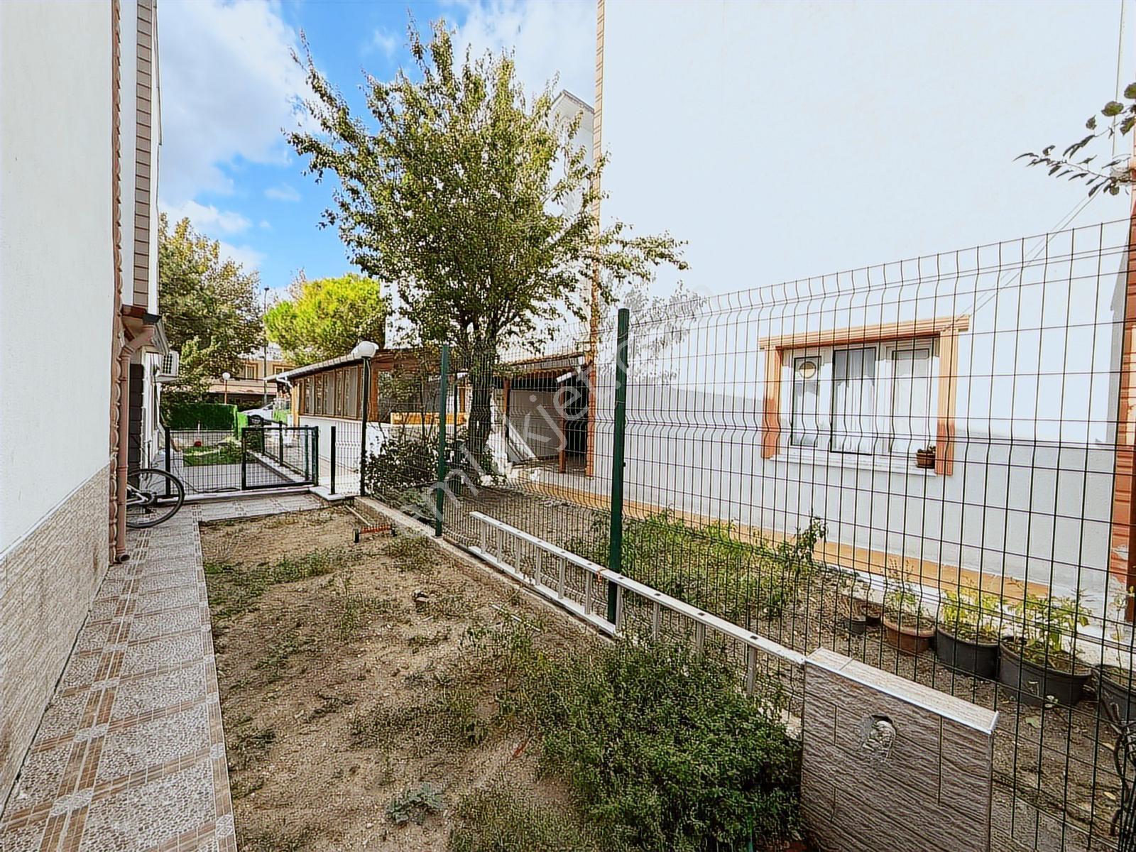 Remax Akın Seyhan Dan Basınkent 3 Te Triplex Fırsat Villa - Görsel 15