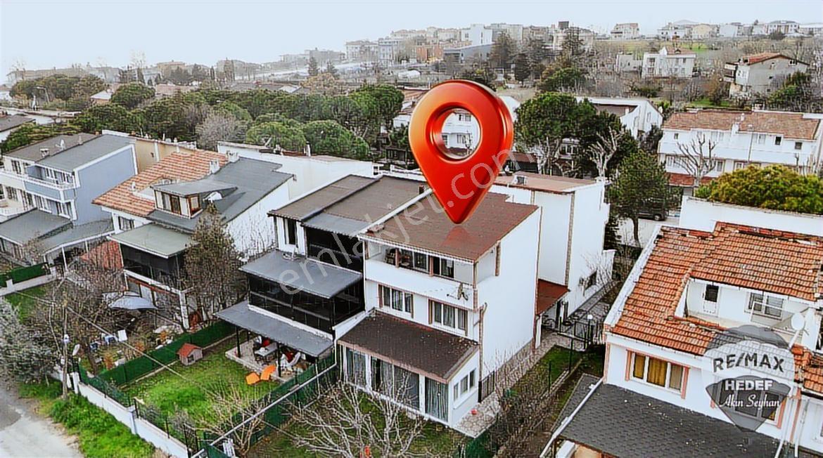 Remax Akın Seyhan Dan Basınkent 3 Te Triplex Fırsat Villa