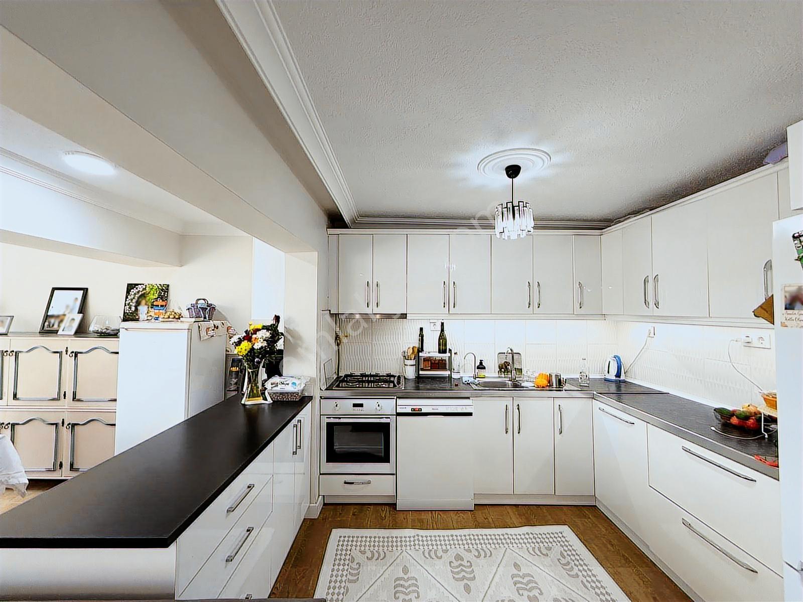 Remax Akın Seyhan Dan Basınkent 3 Te Triplex Fırsat Villa - Görsel 16